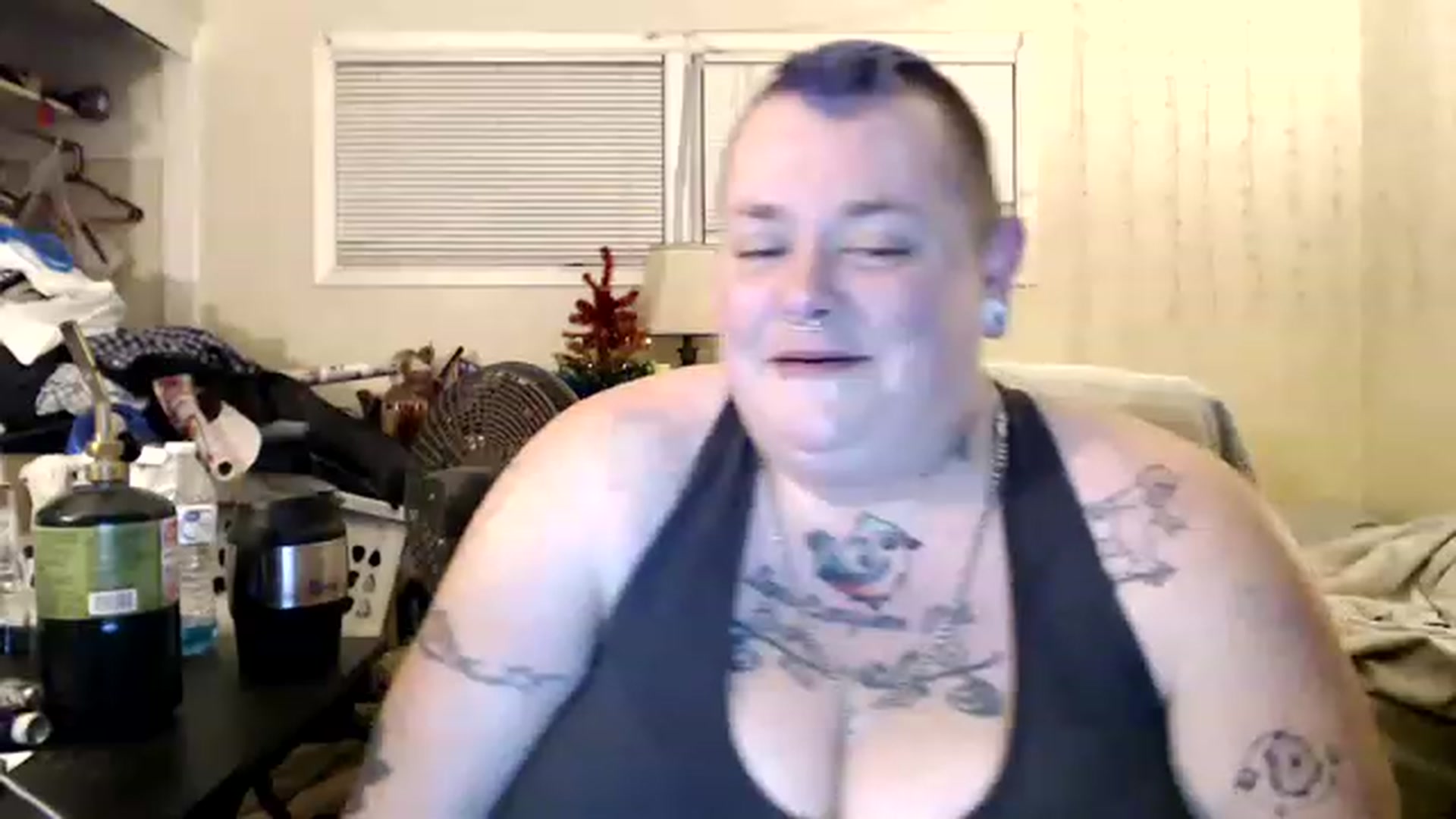 Gallery image thumbnail from AJthePunk420's myfreecams stream on, 01/08/2023, 11:23 image 14 of 20