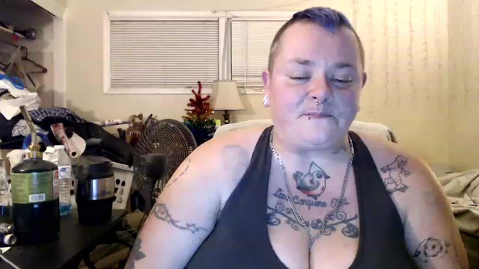 Gallery image thumbnail from AJthePunk420's myfreecams stream on, 01/08/2023, 11:23 image 13 of 20