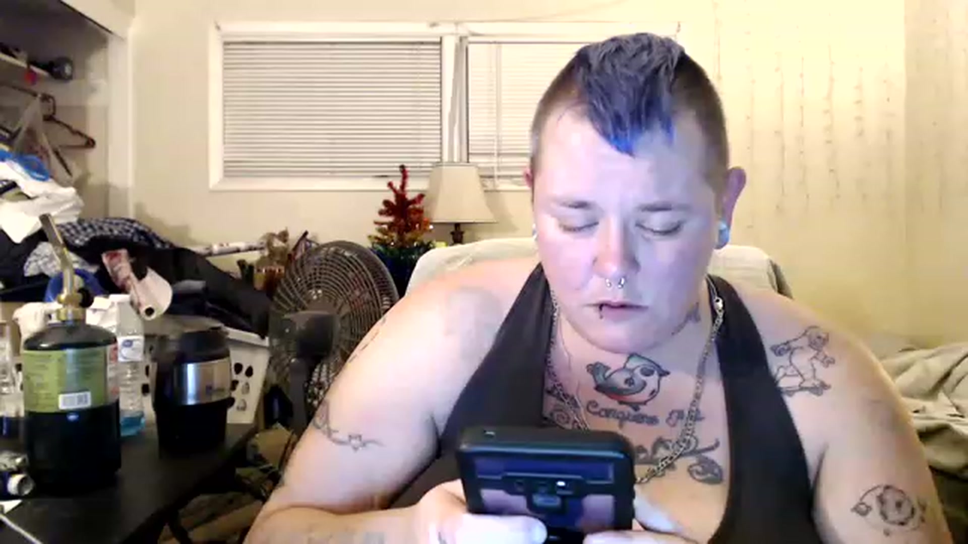 Gallery image thumbnail from AJthePunk420's myfreecams stream on, 01/08/2023, 11:23 image 17 of 20