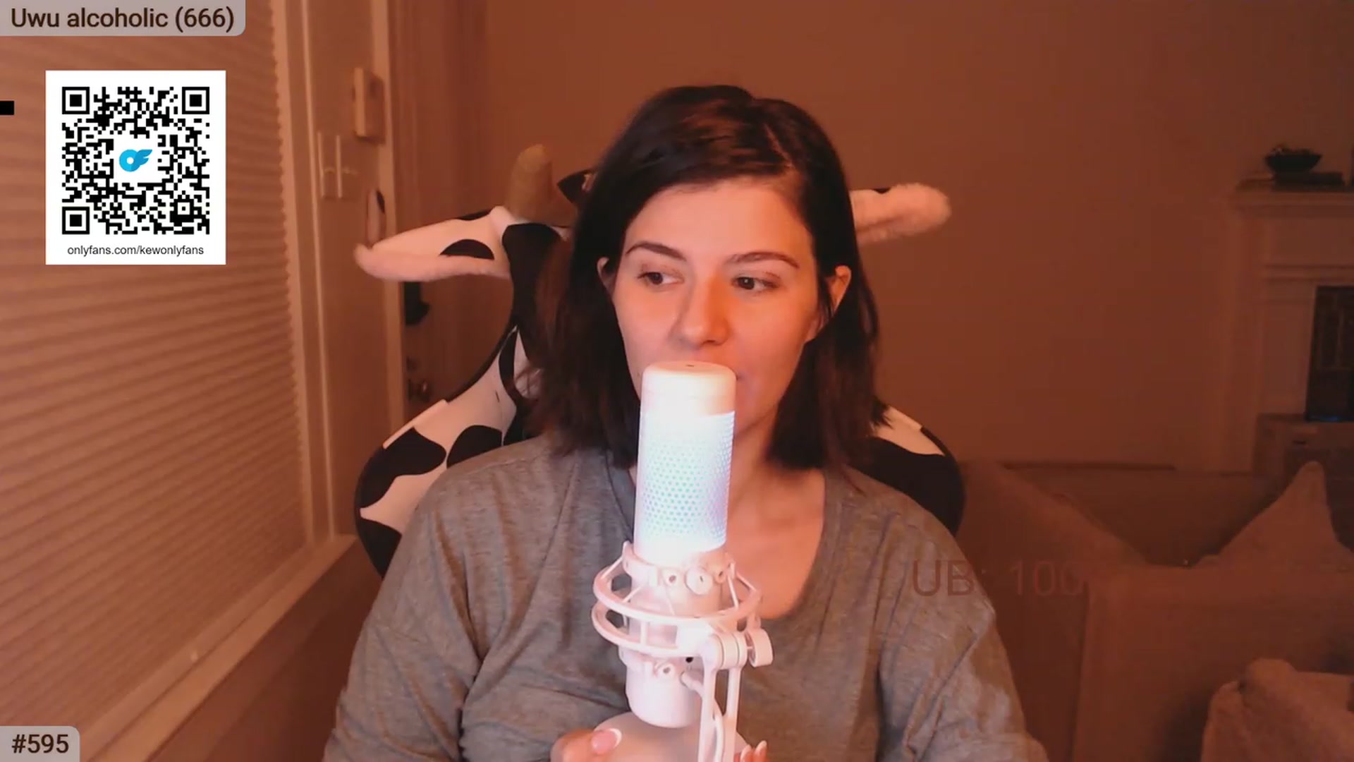 Gallery image thumbnail from AKEWYEAR777's myfreecams stream on, 03/17/2024, 24:54 image 15 of 20