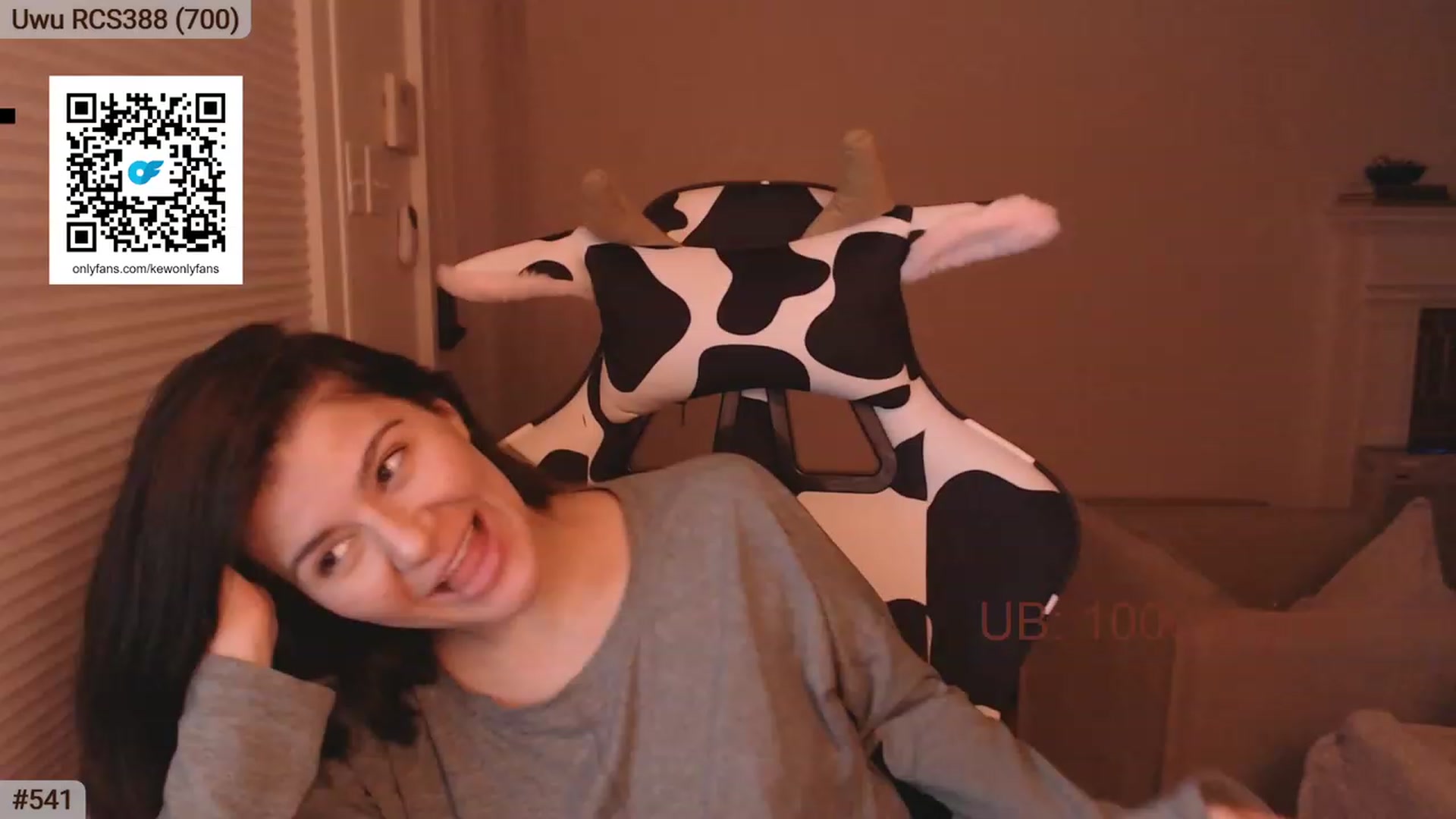 Gallery image thumbnail from AKEWYEAR777's myfreecams stream on, 03/17/2024, 04:09 image 5 of 20