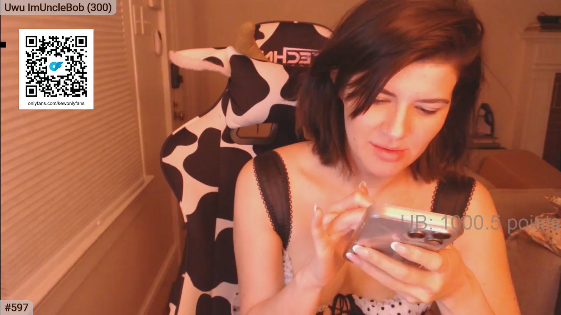 Gallery image thumbnail from AKEWYEAR777's myfreecams stream on, 03/22/2024, 03:28 image 17 of 20