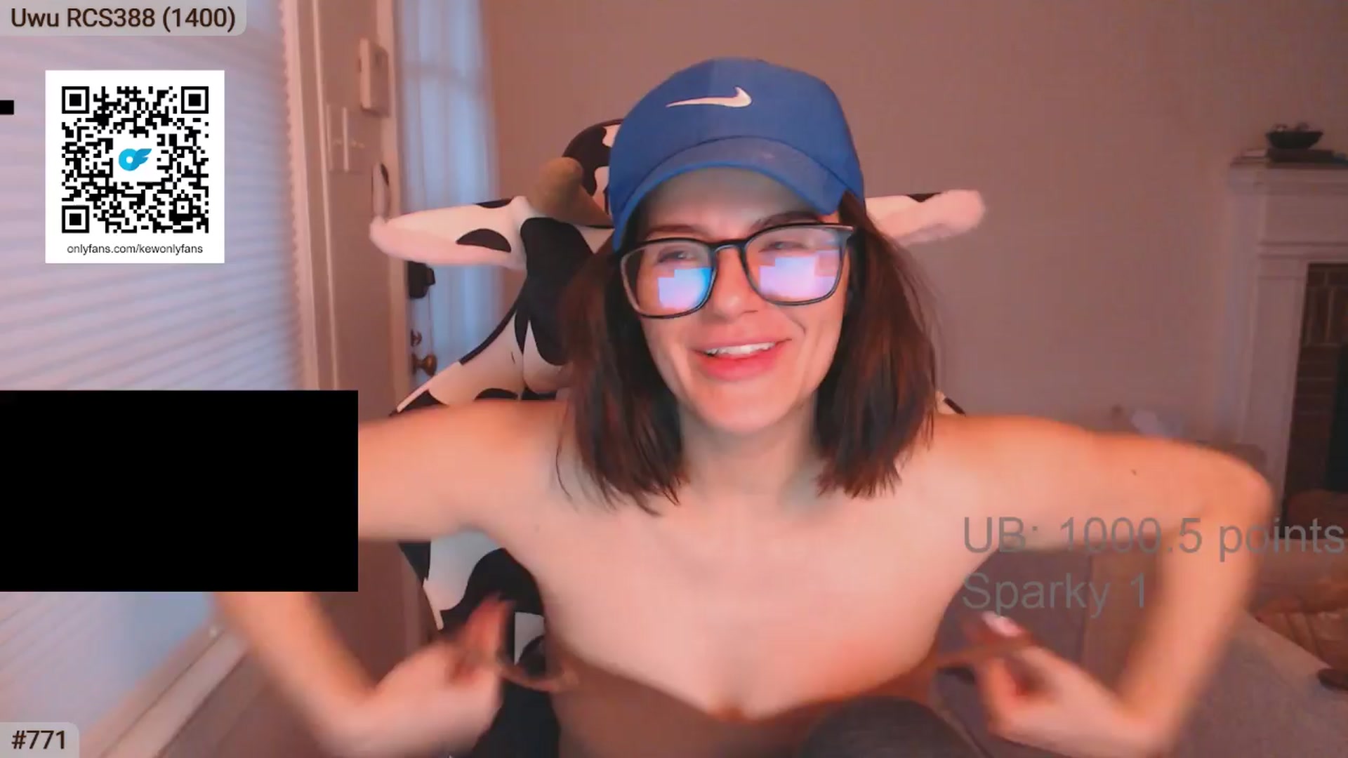 Gallery image thumbnail from AKEWYEAR777's myfreecams stream on, 03/30/2024, 01:00 image 12 of 20