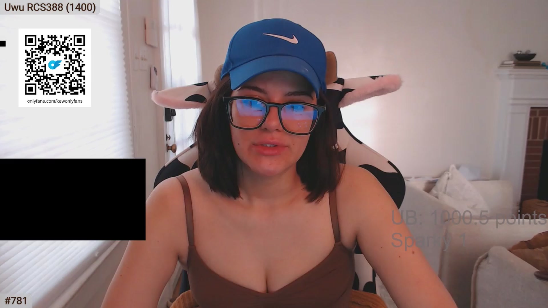 Gallery image thumbnail from AKEWYEAR777's myfreecams stream on, 03/30/2024, 01:00 image 5 of 20