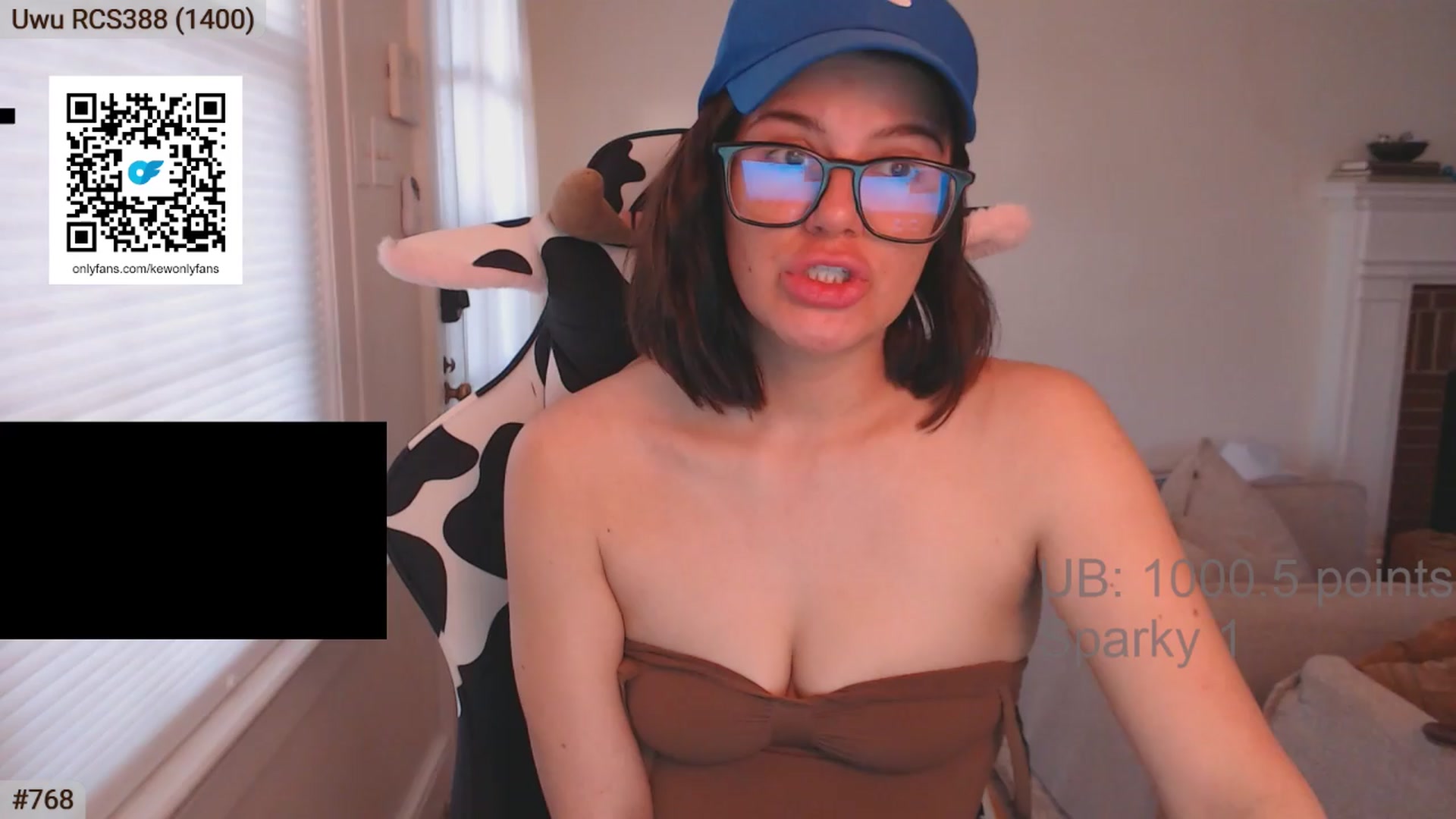 Gallery image thumbnail from AKEWYEAR777's myfreecams stream on, 03/30/2024, 01:00 image 9 of 20