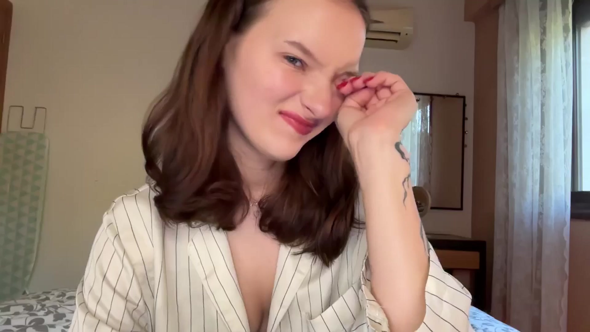 Gallery image thumbnail from AKatrin's myfreecams stream on, 12/17/2025, 14:04 image 2 of 20