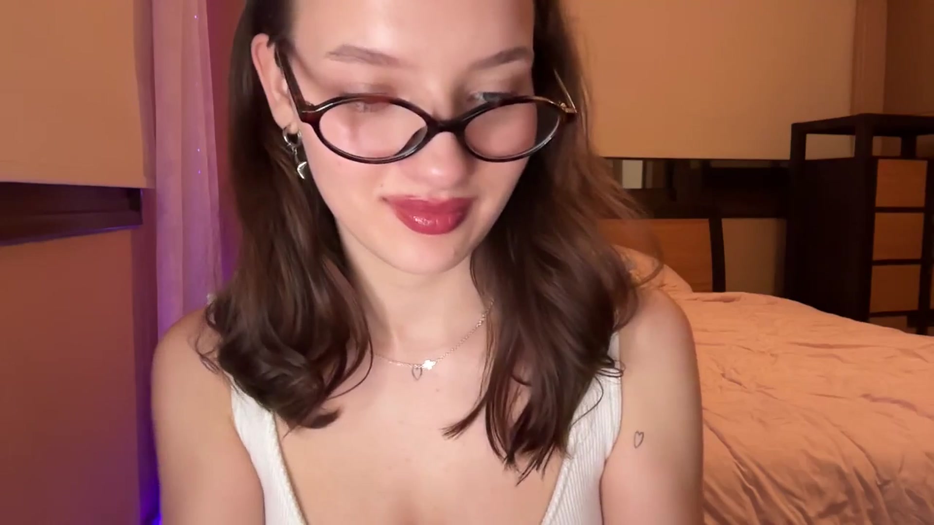 Gallery image thumbnail from AKatrin's myfreecams stream on, 01/08/2026, 17:27 image 3 of 20