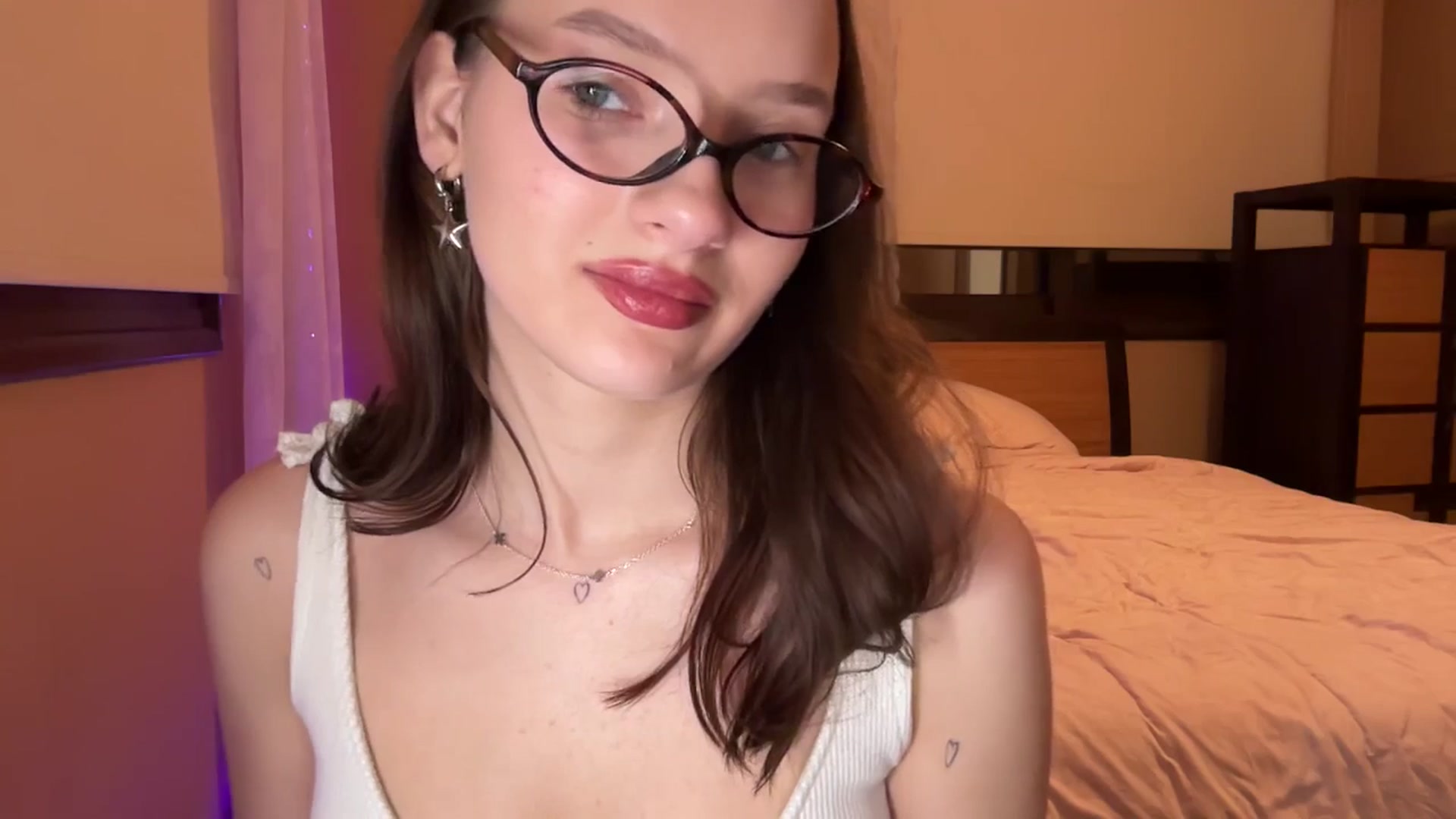 Gallery image thumbnail from AKatrin's myfreecams stream on, 01/08/2026, 17:27 image 4 of 20