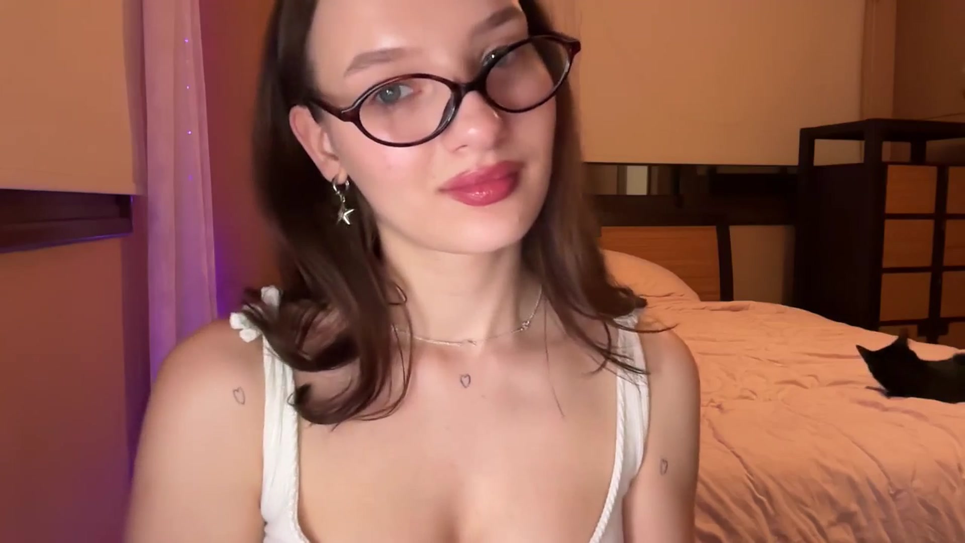 Gallery image thumbnail from AKatrin's myfreecams stream on, 01/08/2026, 17:44 image 15 of 20