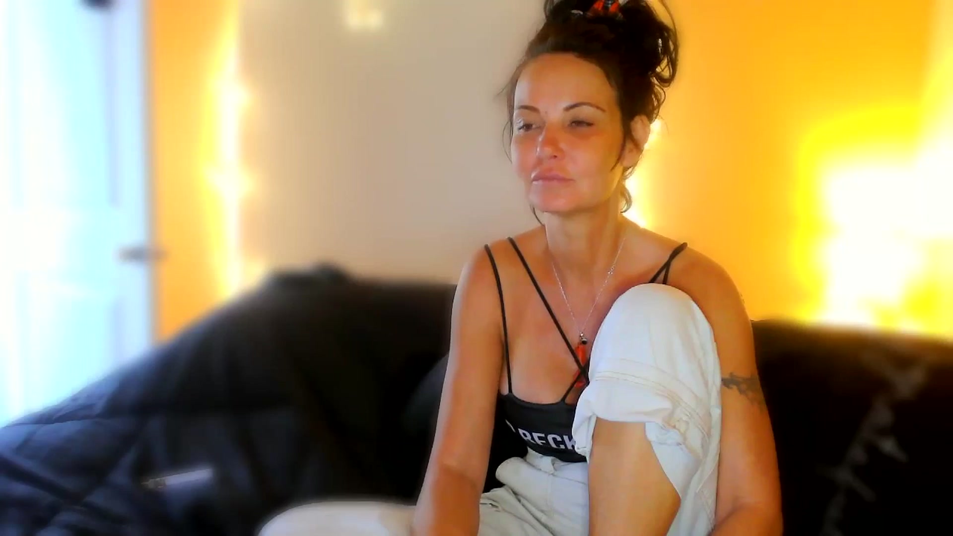 Gallery image thumbnail from ALABAMABACK's myfreecams stream on, 12/27/2024, 21:22 image 4 of 20