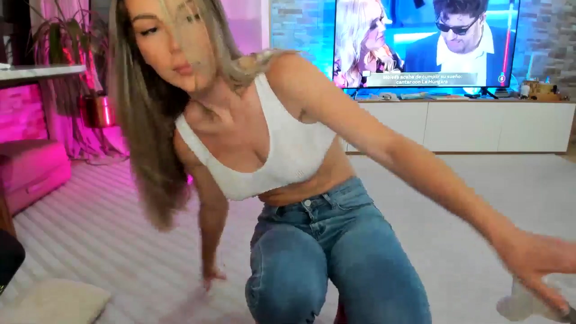 Gallery image thumbnail from ALLYsweet_'s myfreecams stream on, 05/31/2025, 23:17 image 14 of 20