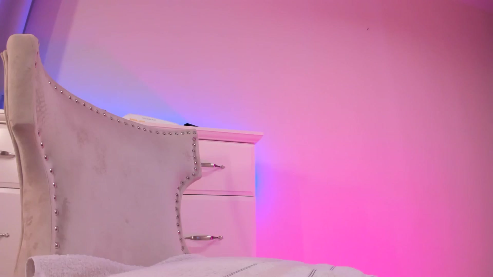 Gallery image thumbnail from ALLYsweet_'s myfreecams stream on, 06/16/2025, 22:59 image 15 of 20