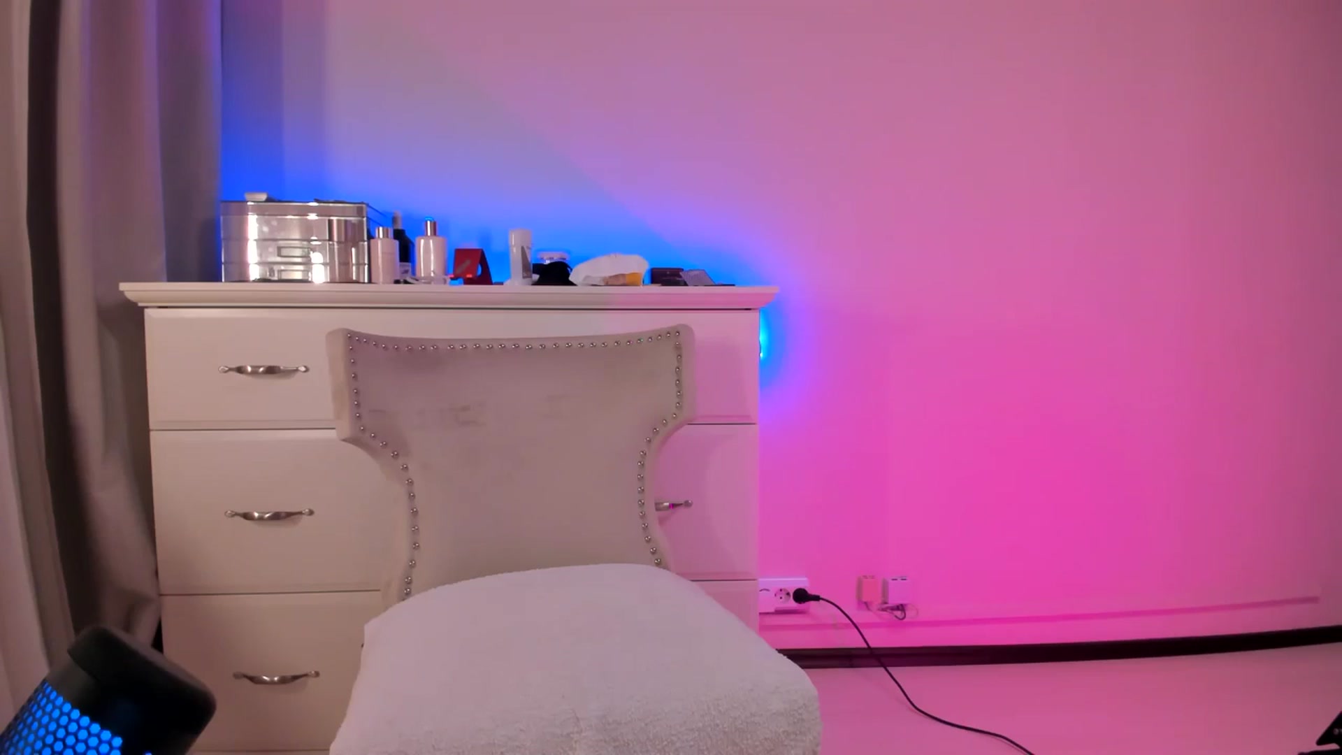 Gallery image thumbnail from ALLYsweet_'s myfreecams stream on, 06/18/2025, 22:03 image 14 of 20