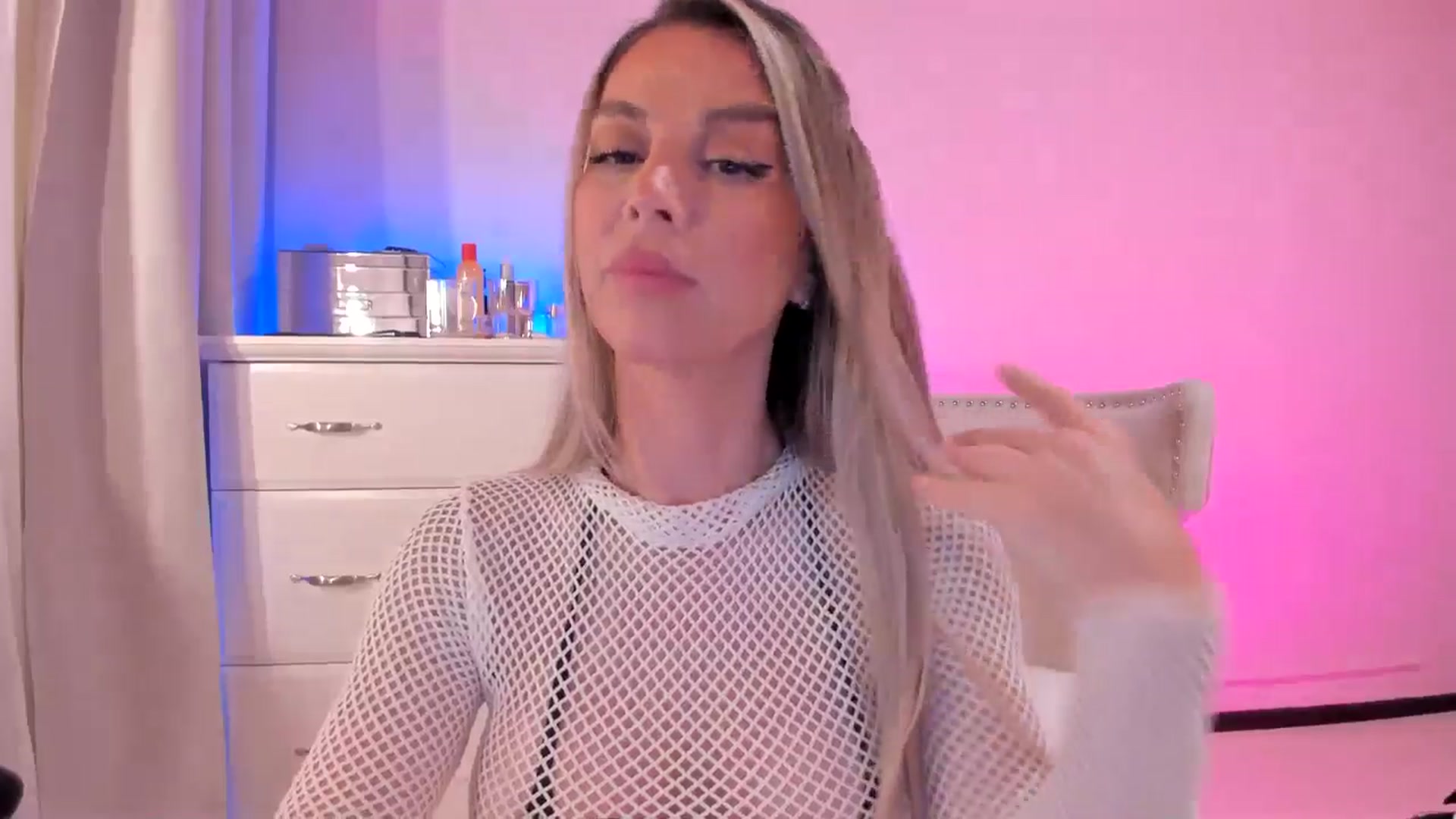 Gallery image thumbnail from ALLYsweet_'s myfreecams stream on, 07/03/2025, 24:01 image 20 of 20
