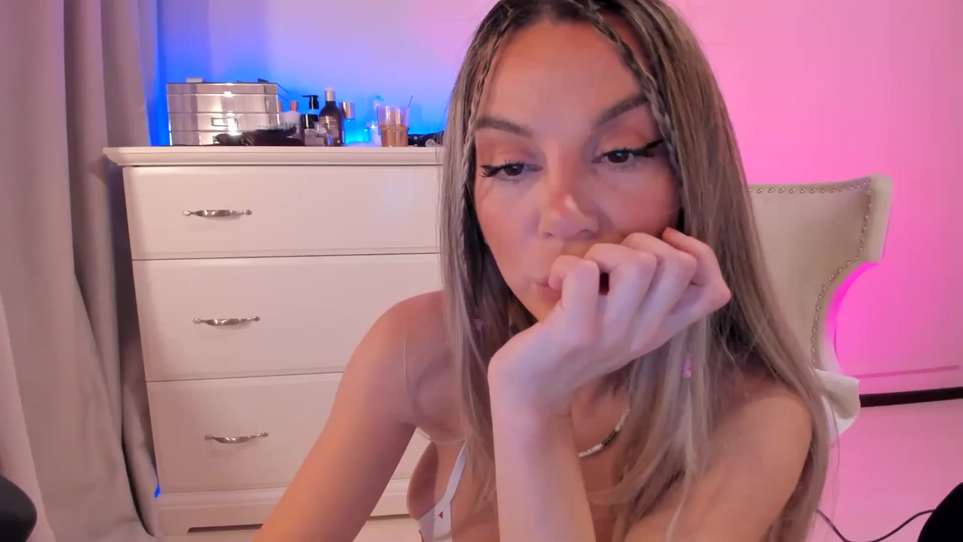 Gallery image thumbnail from ALLYsweet_'s myfreecams stream on, 07/04/2025, 22:46 image 20 of 20