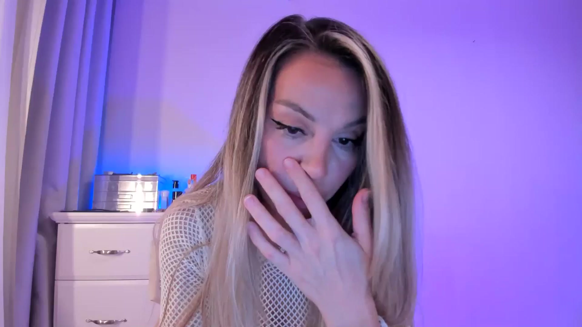Gallery image thumbnail from ALLYsweet_'s myfreecams stream on, 07/15/2025, 22:28 image 1 of 20