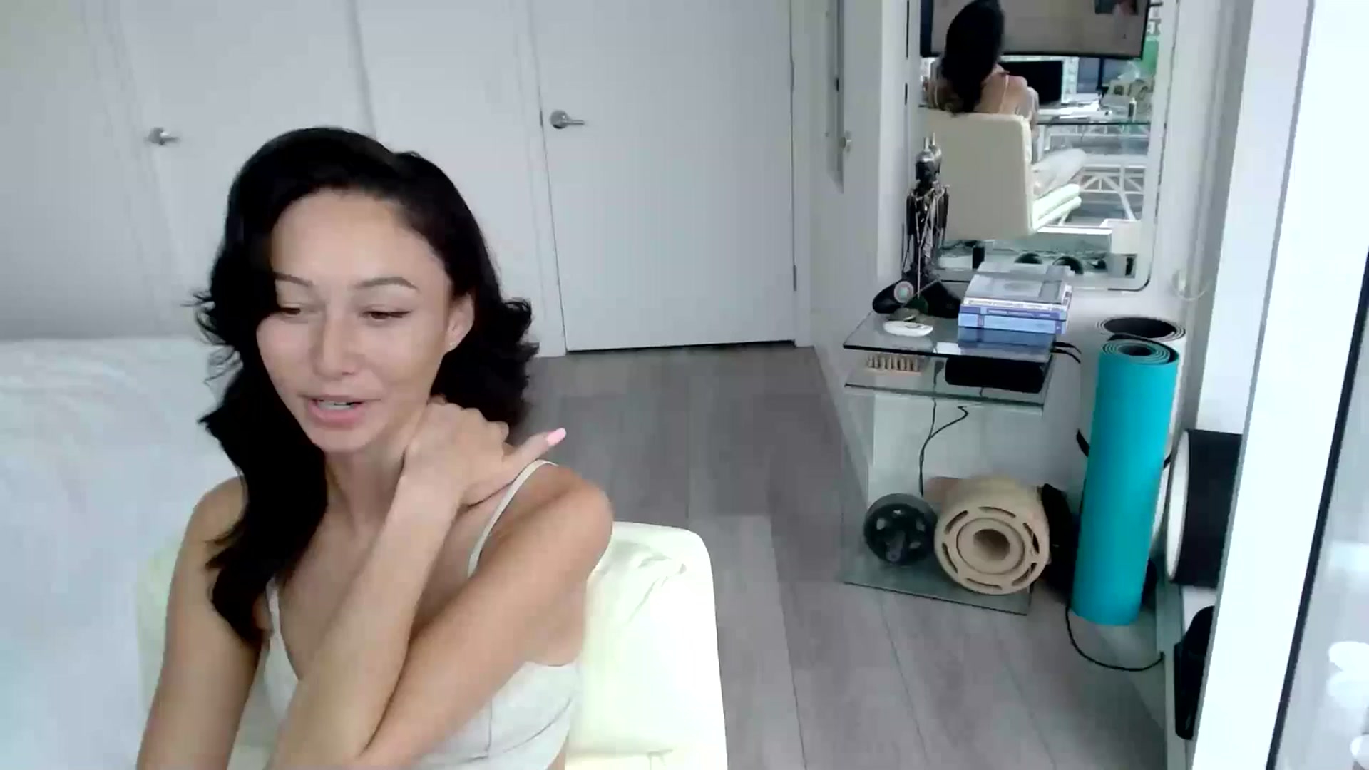 Gallery image thumbnail from ALL_MinnieB00's myfreecams stream on, 06/28/2024, 22:02 image 4 of 20