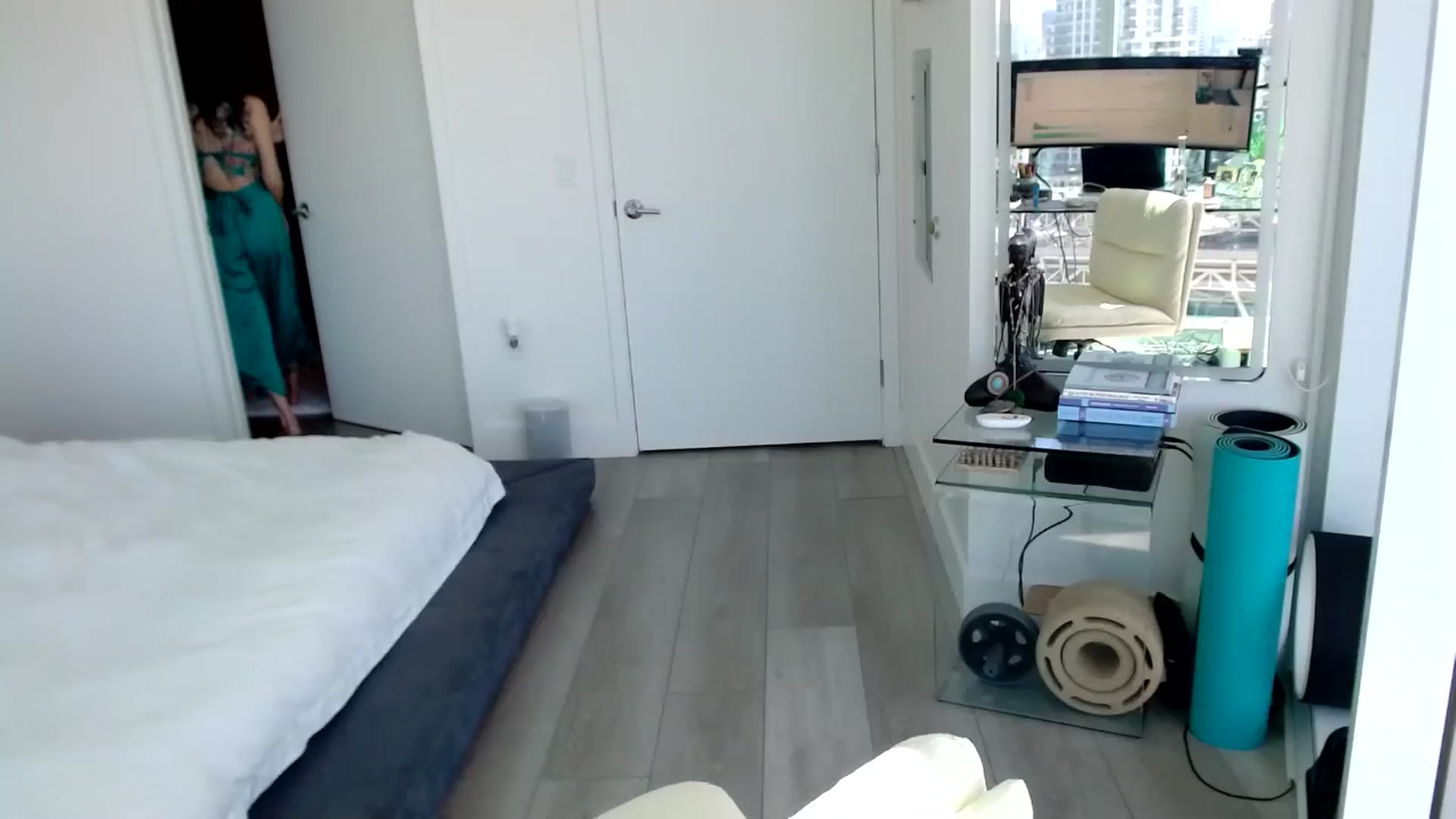 Gallery image thumbnail from ALL_MinnieB00's myfreecams stream on, 06/29/2024, 21:42 image 16 of 20