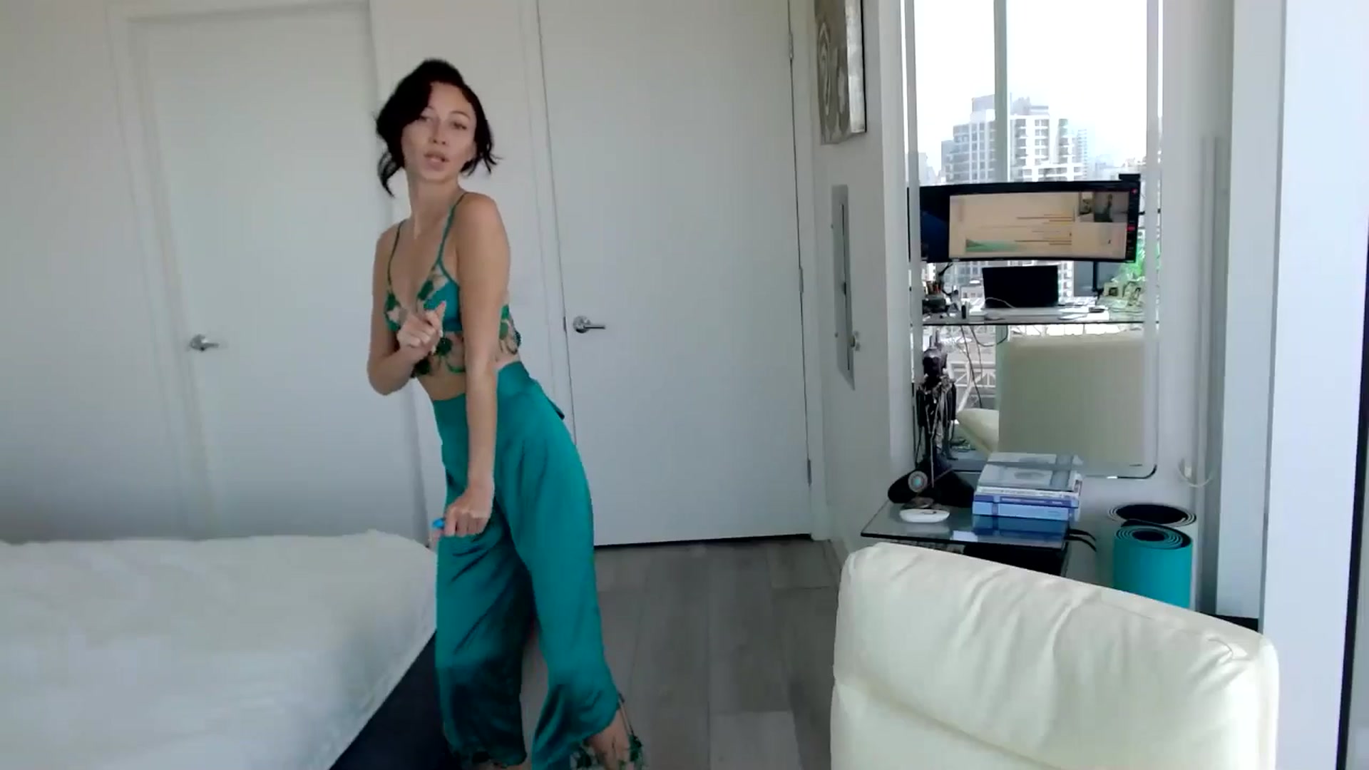 Gallery image thumbnail from ALL_MinnieB00's myfreecams stream on, 06/29/2024, 21:42 image 2 of 20