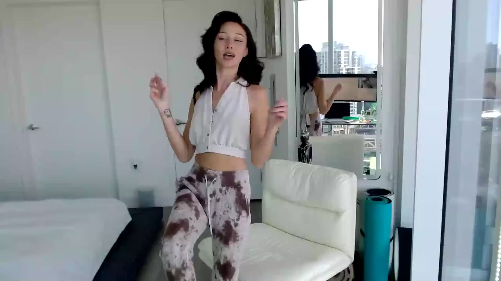 Gallery image thumbnail from ALL_MinnieB00's myfreecams stream on, 07/16/2024, 21:15 image 19 of 20