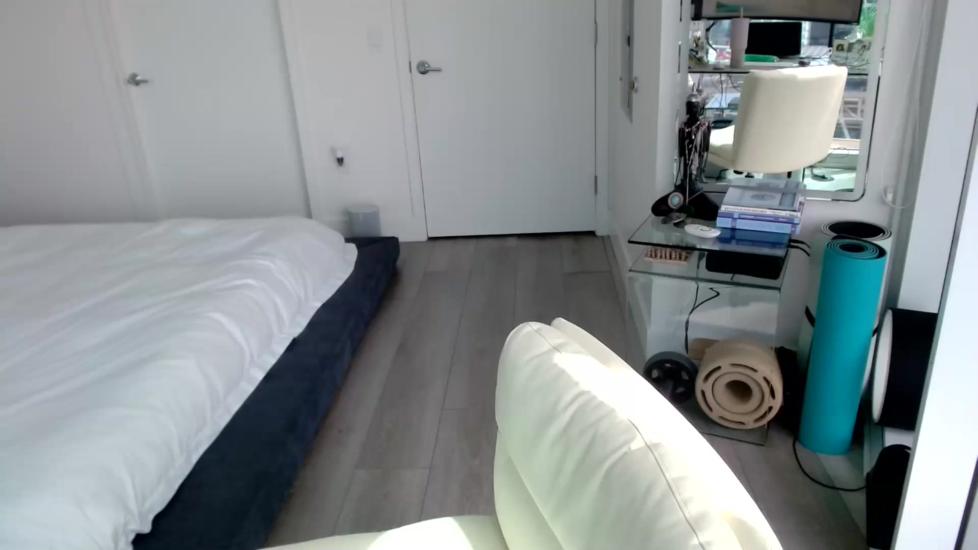 Gallery image thumbnail from ALL_MinnieB00's myfreecams stream on, 07/18/2024, 23:24 image 1 of 20