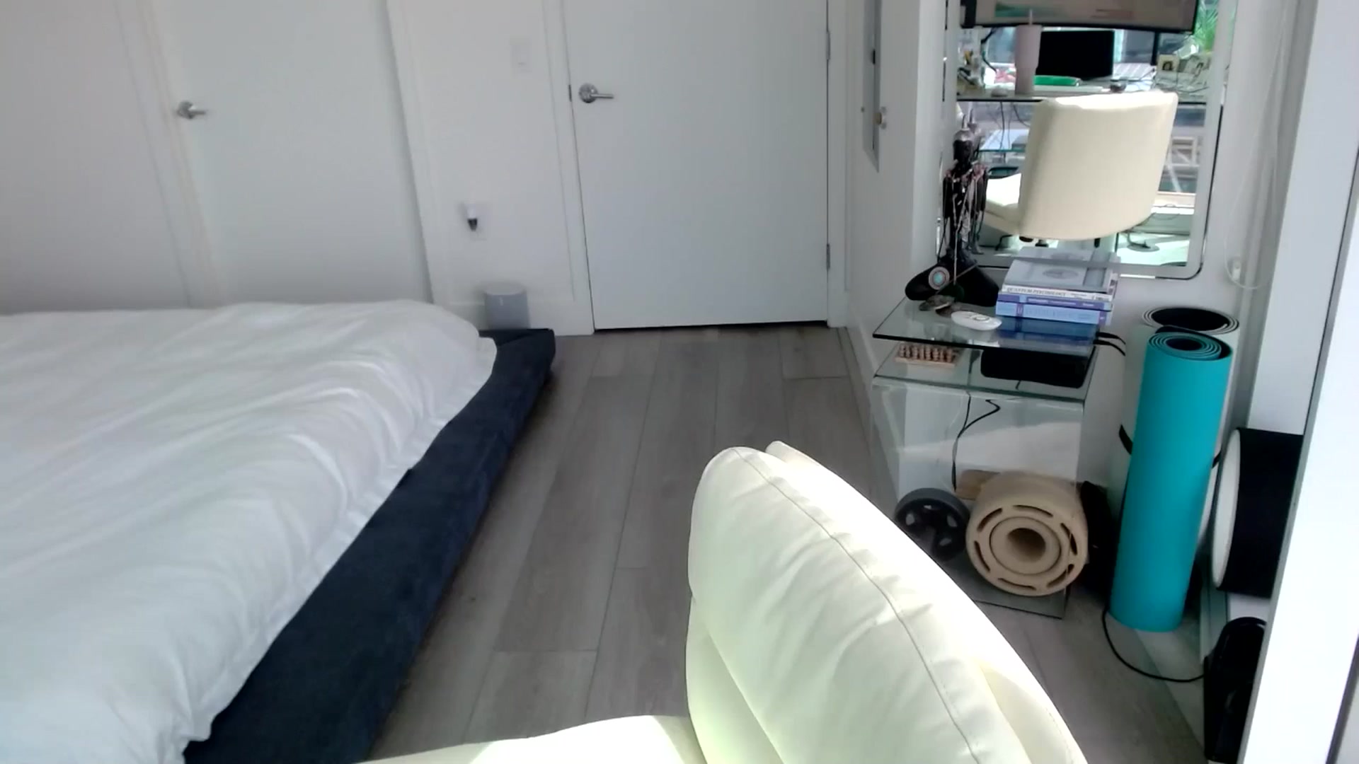 Gallery image thumbnail from ALL_MinnieB00's myfreecams stream on, 07/18/2024, 23:24 image 3 of 20