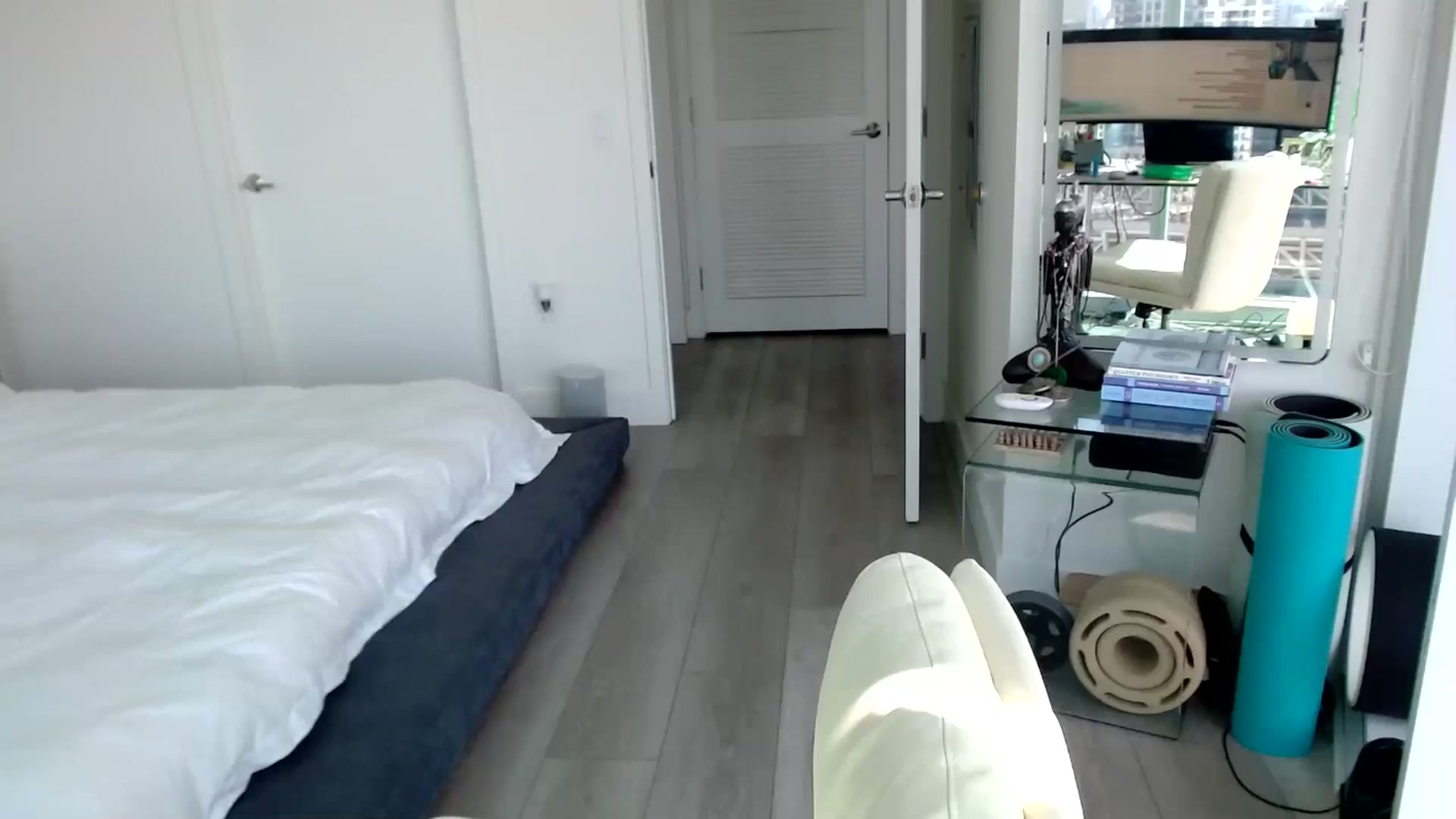 Gallery image thumbnail from ALL_MinnieB00's myfreecams stream on, 07/25/2024, 21:59 image 13 of 20