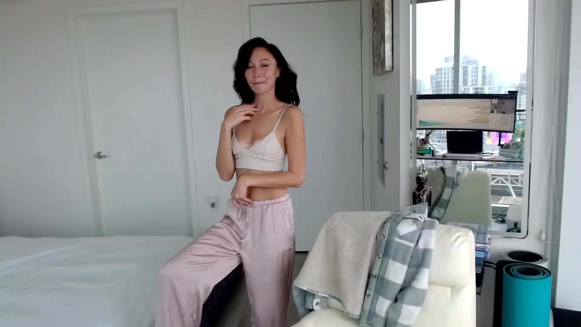 Gallery image thumbnail from ALL_MinnieB00's myfreecams stream on, 08/07/2024, 20:05 image 20 of 20
