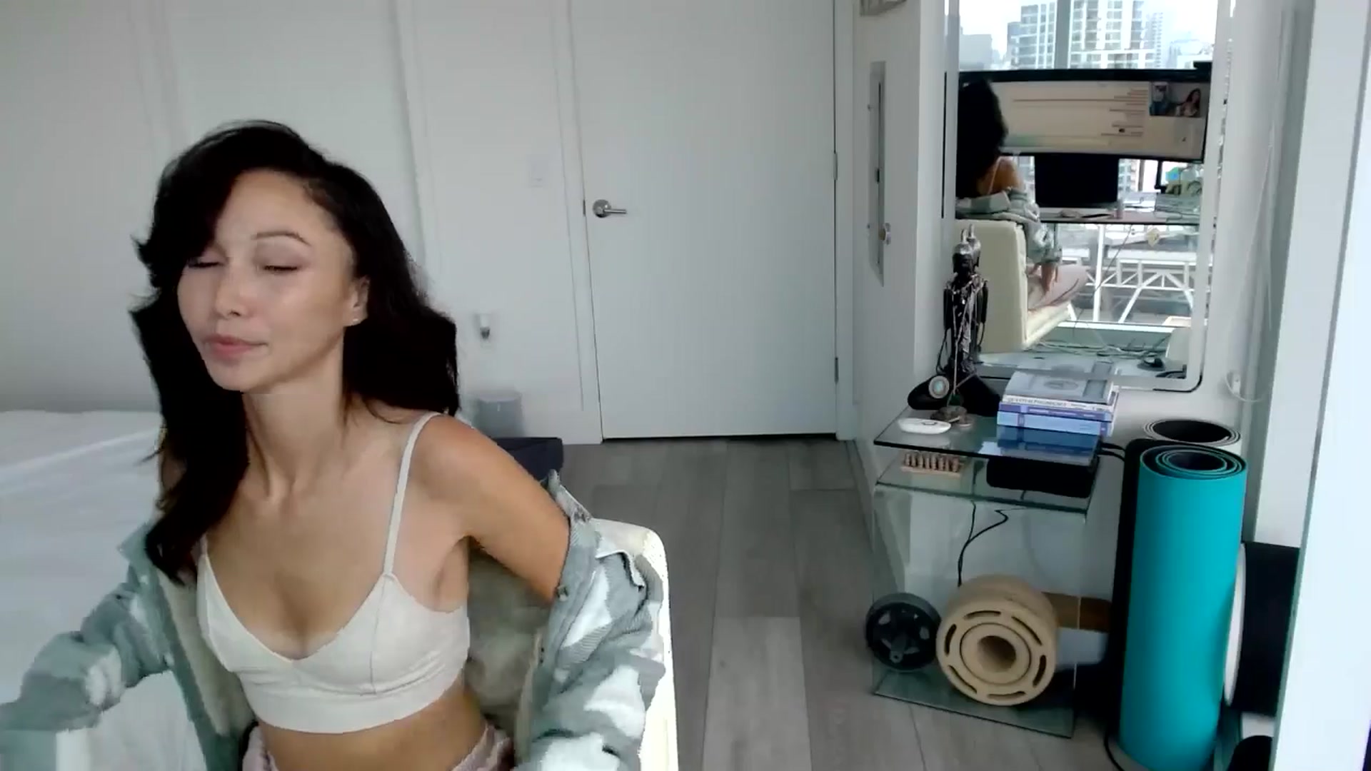 Gallery image thumbnail from ALL_MinnieB00's myfreecams stream on, 08/07/2024, 21:34 image 15 of 20