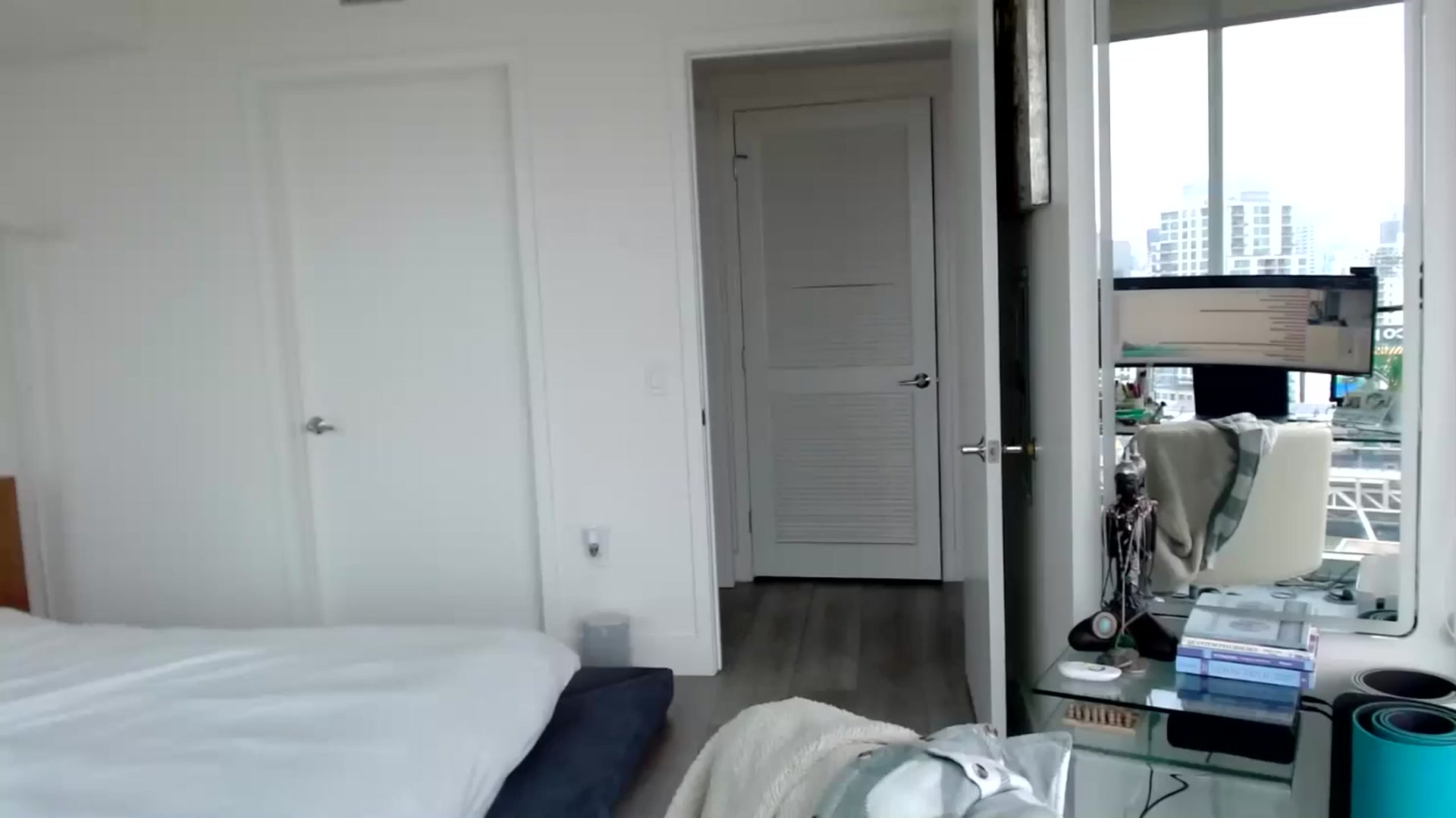 Gallery image thumbnail from ALL_MinnieB00's myfreecams stream on, 08/07/2024, 21:34 image 8 of 20