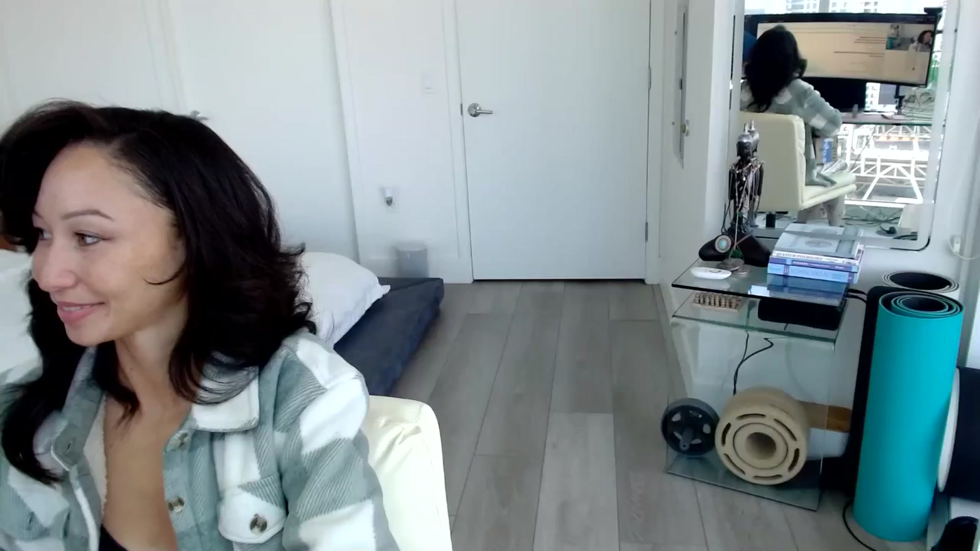 Gallery image thumbnail from ALL_MinnieB00's myfreecams stream on, 08/08/2024, 20:37 image 1 of 20