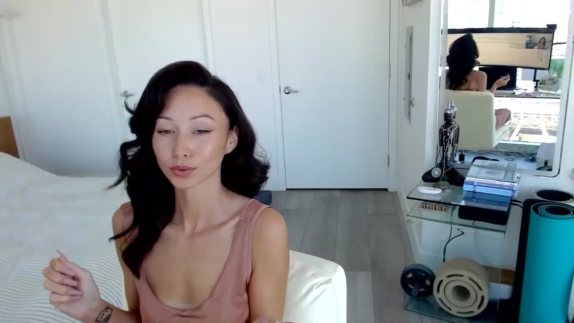 Gallery image thumbnail from ALL_MinnieB00's myfreecams stream on, 08/13/2024, 18:47 image 8 of 20