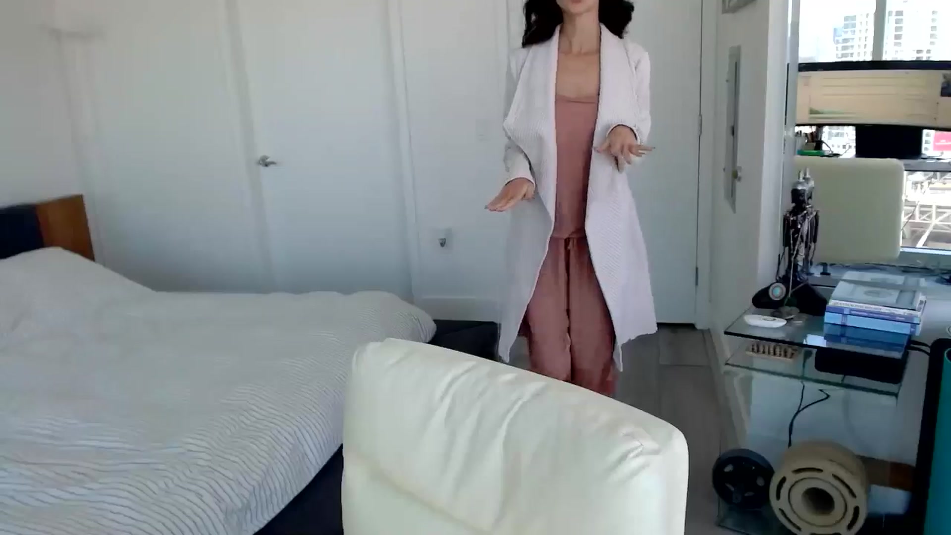 Gallery image thumbnail from ALL_MinnieB00's myfreecams stream on, 08/13/2024, 19:44 image 12 of 20