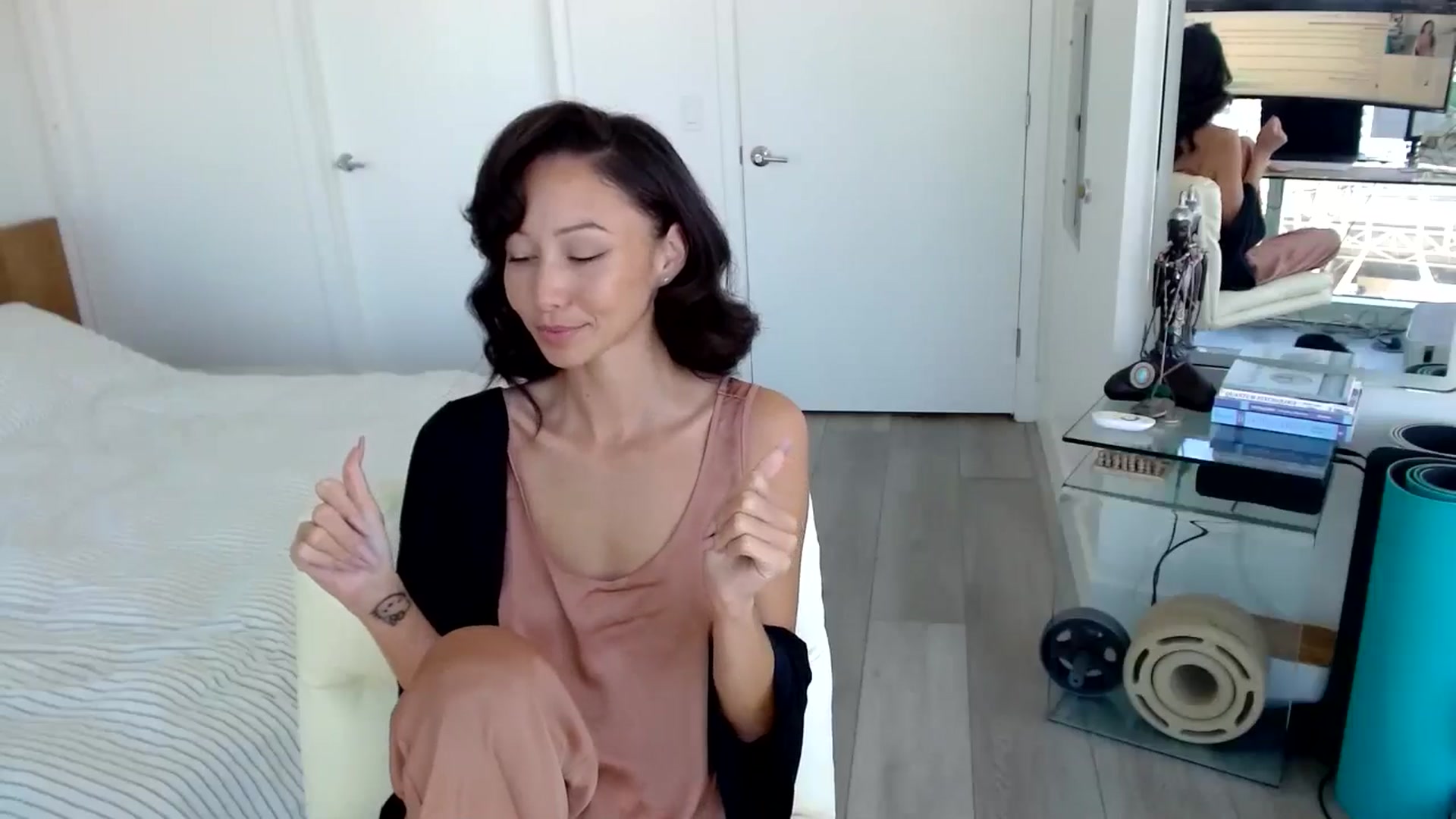 Gallery image thumbnail from ALL_MinnieB00's myfreecams stream on, 08/13/2024, 19:44 image 6 of 20