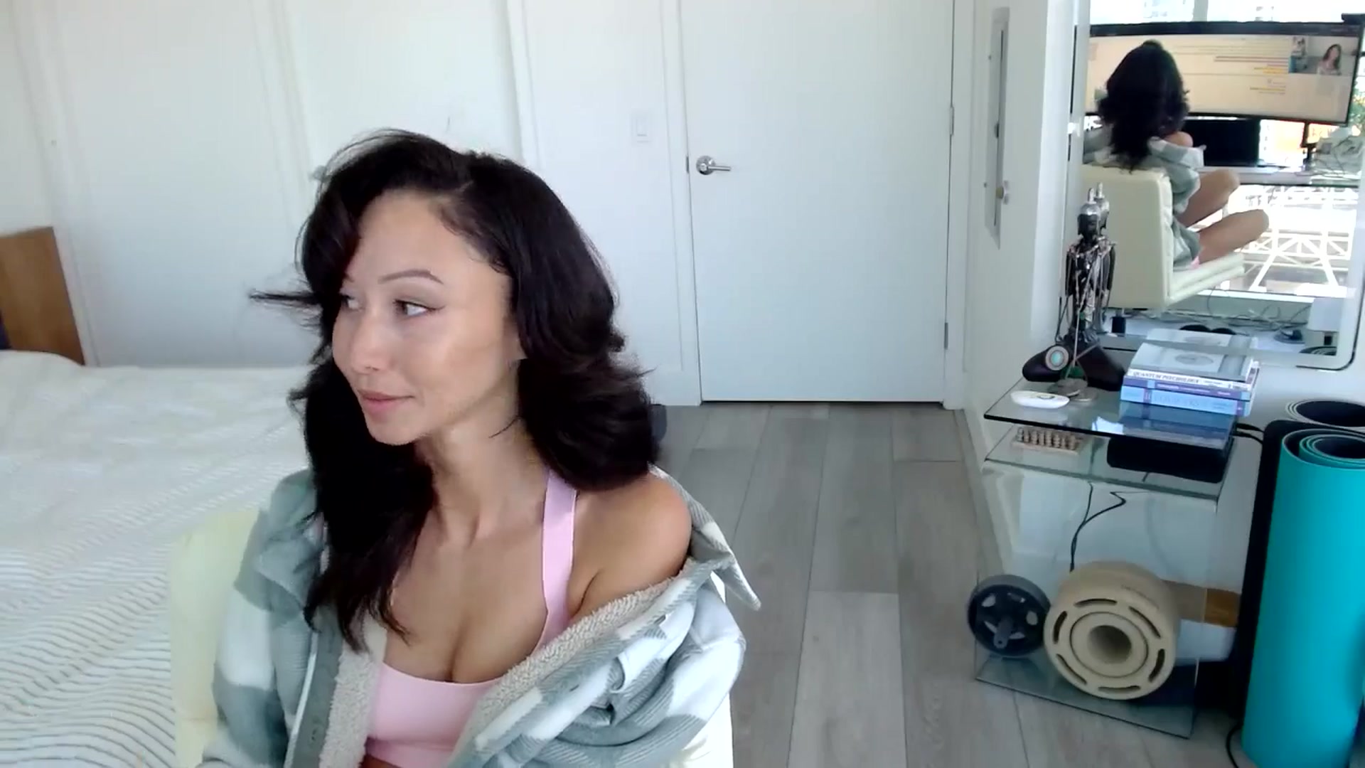 Gallery image thumbnail from ALL_MinnieB00's myfreecams stream on, 08/14/2024, 20:00 image 13 of 20