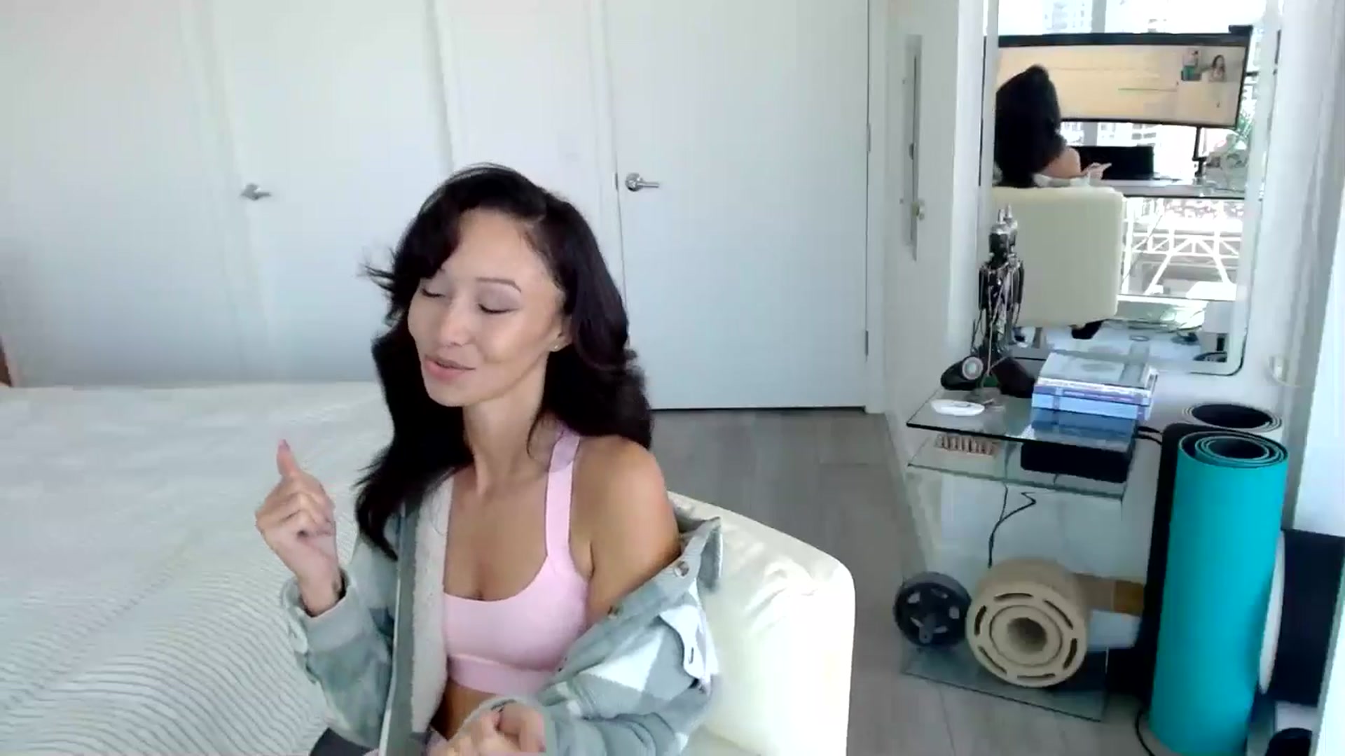 Gallery image thumbnail from ALL_MinnieB00's myfreecams stream on, 08/14/2024, 21:41 image 3 of 20