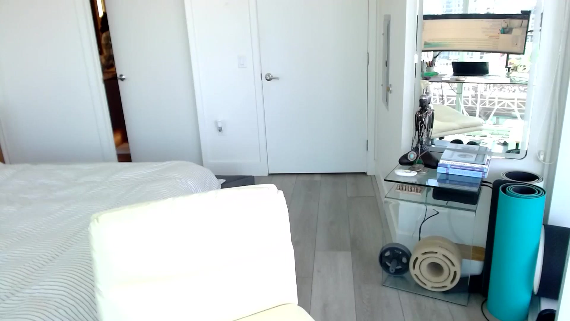 Gallery image thumbnail from ALL_MinnieB00's myfreecams stream on, 08/14/2024, 21:41 image 9 of 20