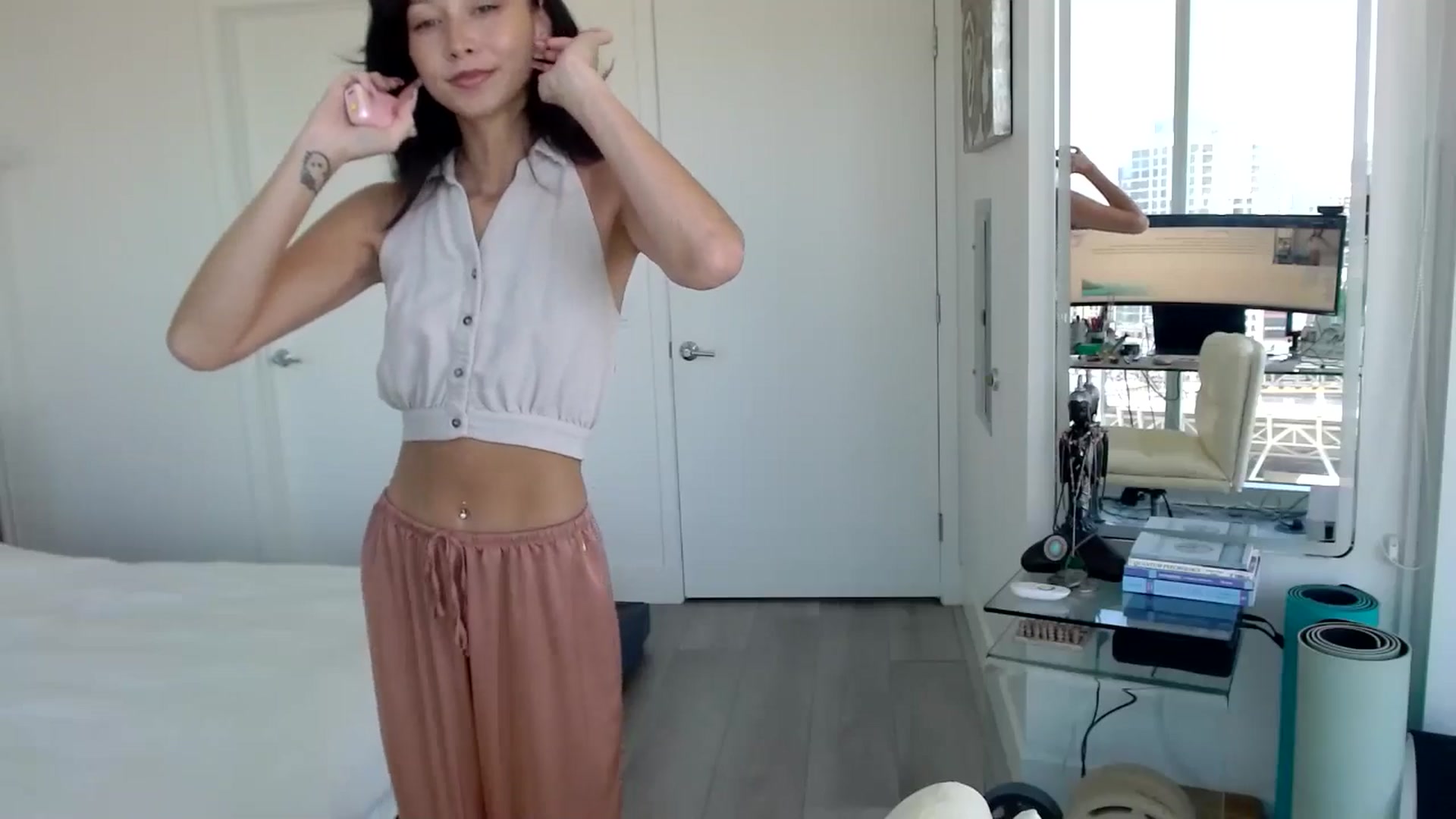 Gallery image thumbnail from ALL_MinnieB00's myfreecams stream on, 08/22/2024, 20:57 image 2 of 20