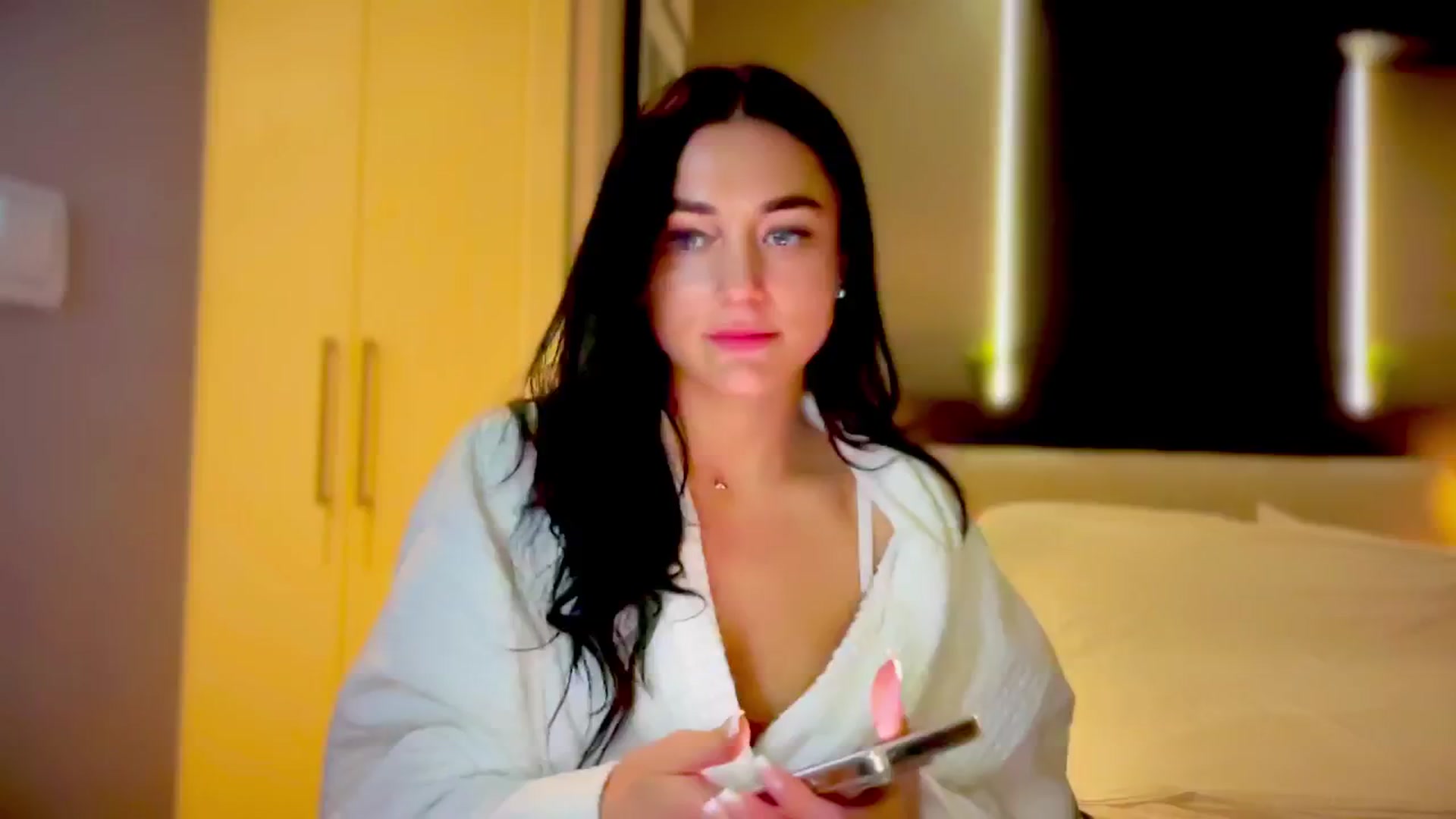 Gallery image thumbnail from ALYA_STARK's myfreecams stream on, 02/05/2025, 20:54 image 3 of 20