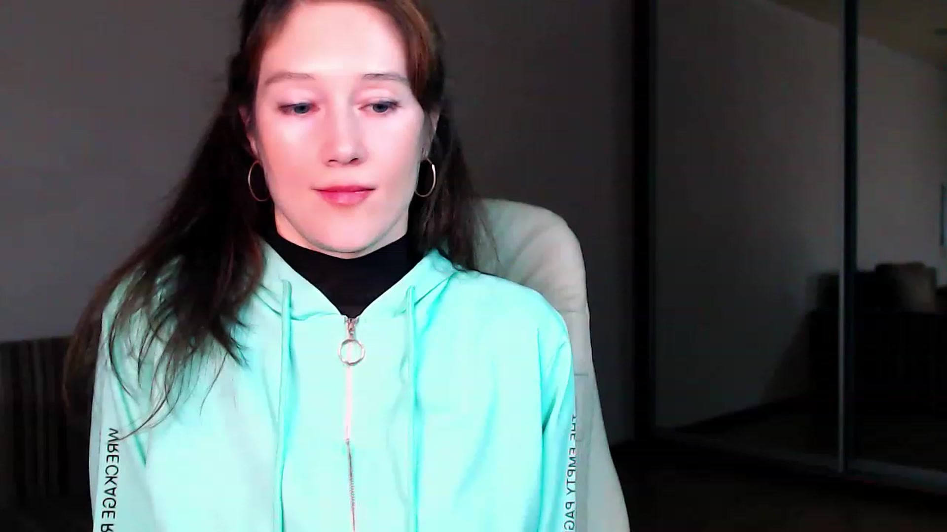 Gallery image thumbnail from ALYONKA__'s myfreecams stream on, 12/11/2022, 01:05 image 5 of 20