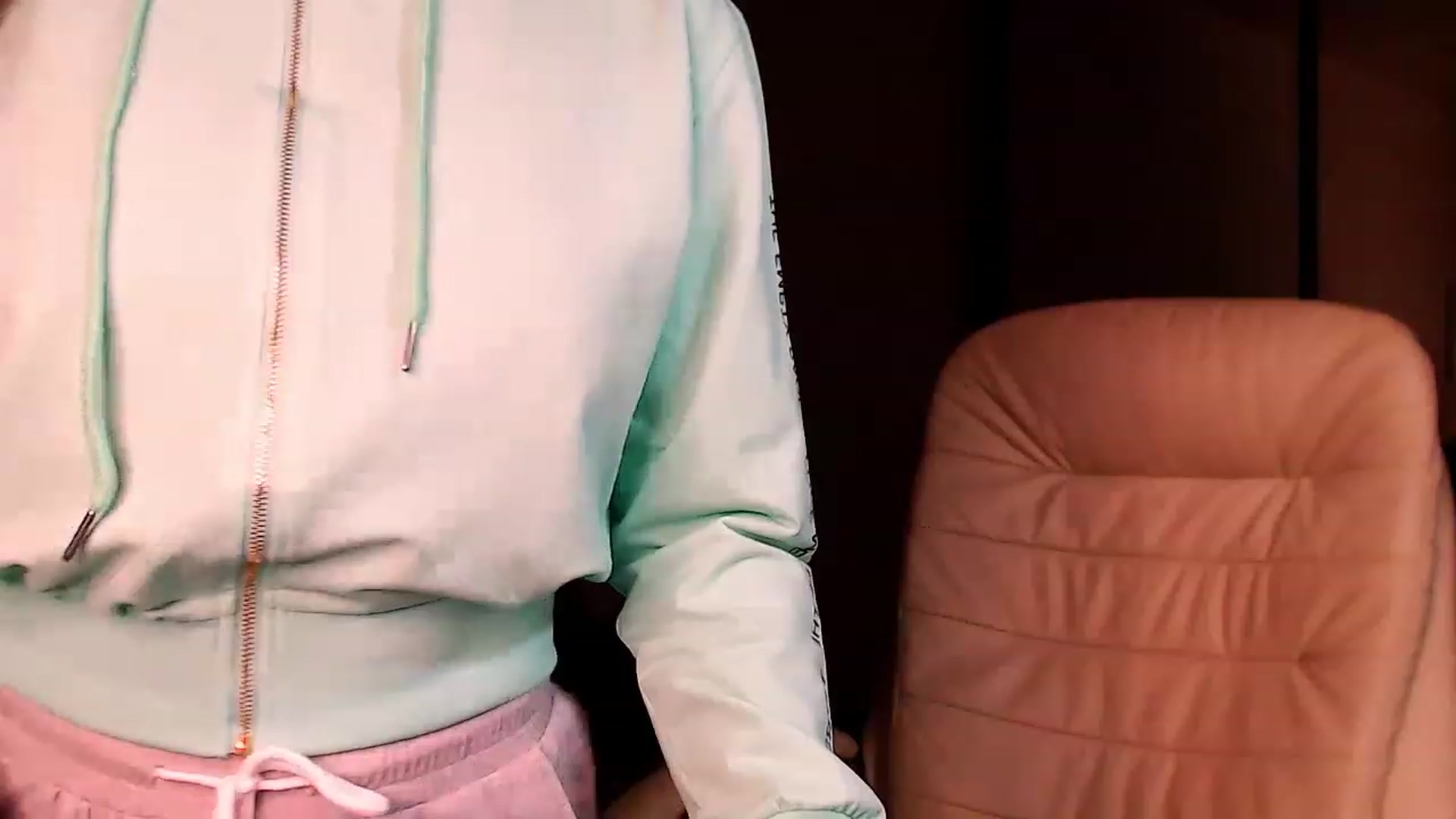 Gallery image thumbnail from ALYONKA__'s myfreecams stream on, 12/11/2022, 01:05 image 9 of 20