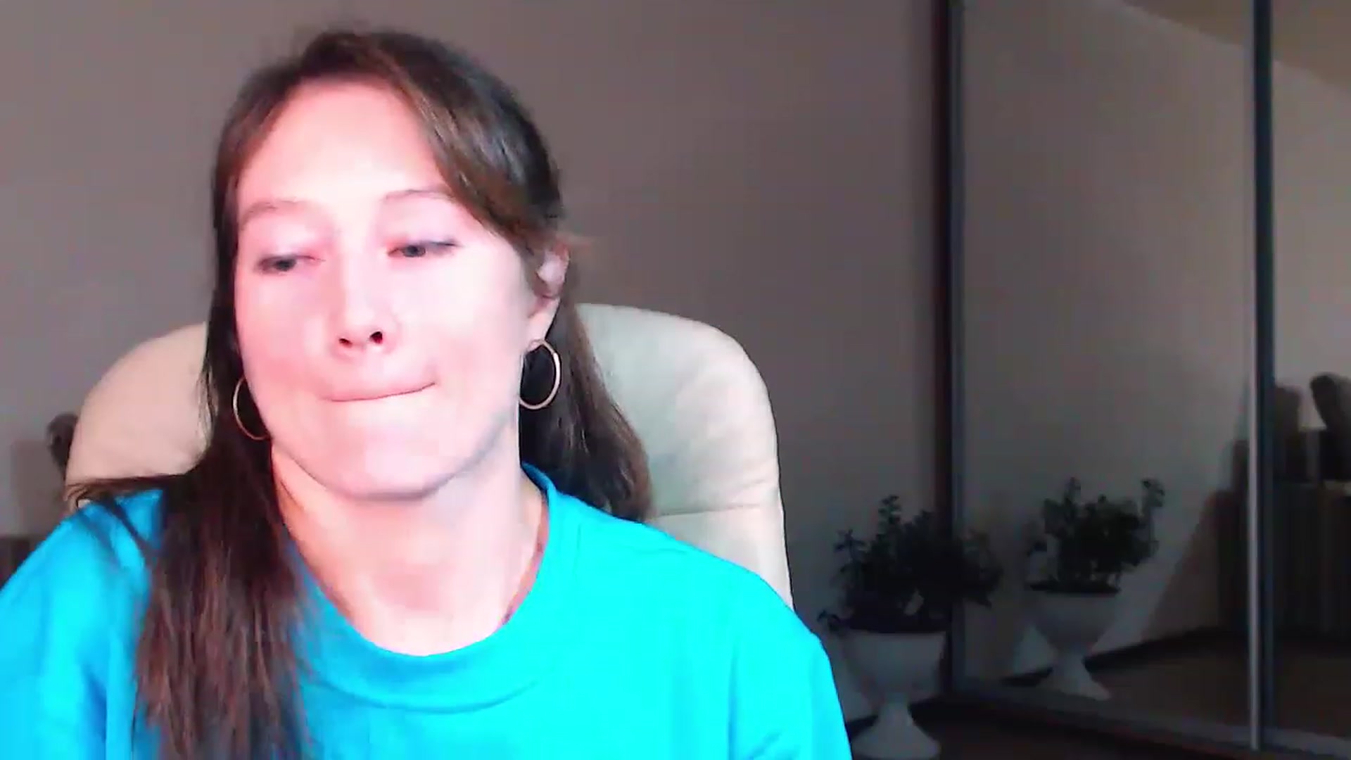 Gallery image thumbnail from ALYONKA__'s myfreecams stream on, 04/15/2023, 21:03 image 5 of 20