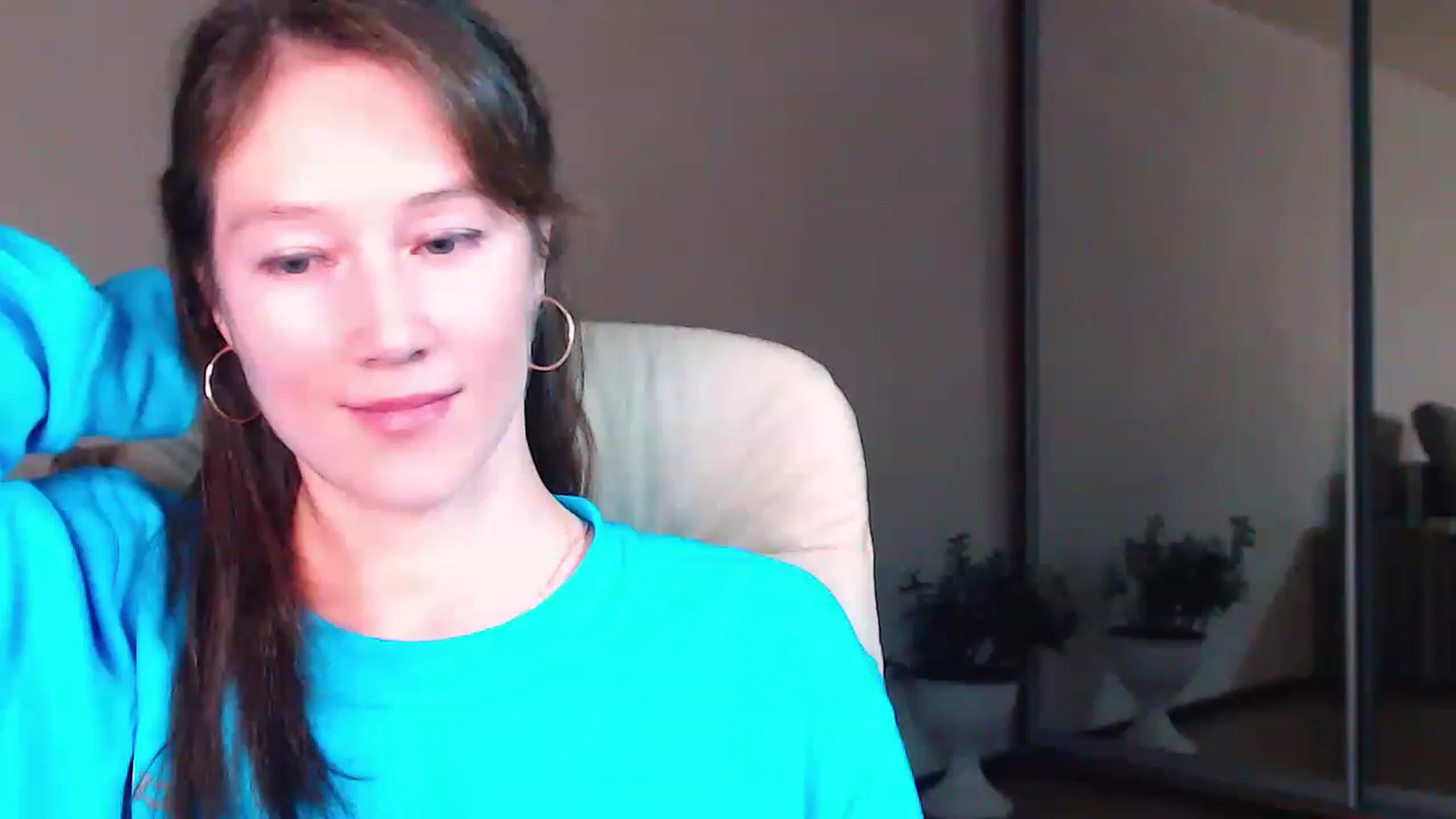 Gallery image thumbnail from ALYONKA__'s myfreecams stream on, 04/15/2023, 21:03 image 4 of 20