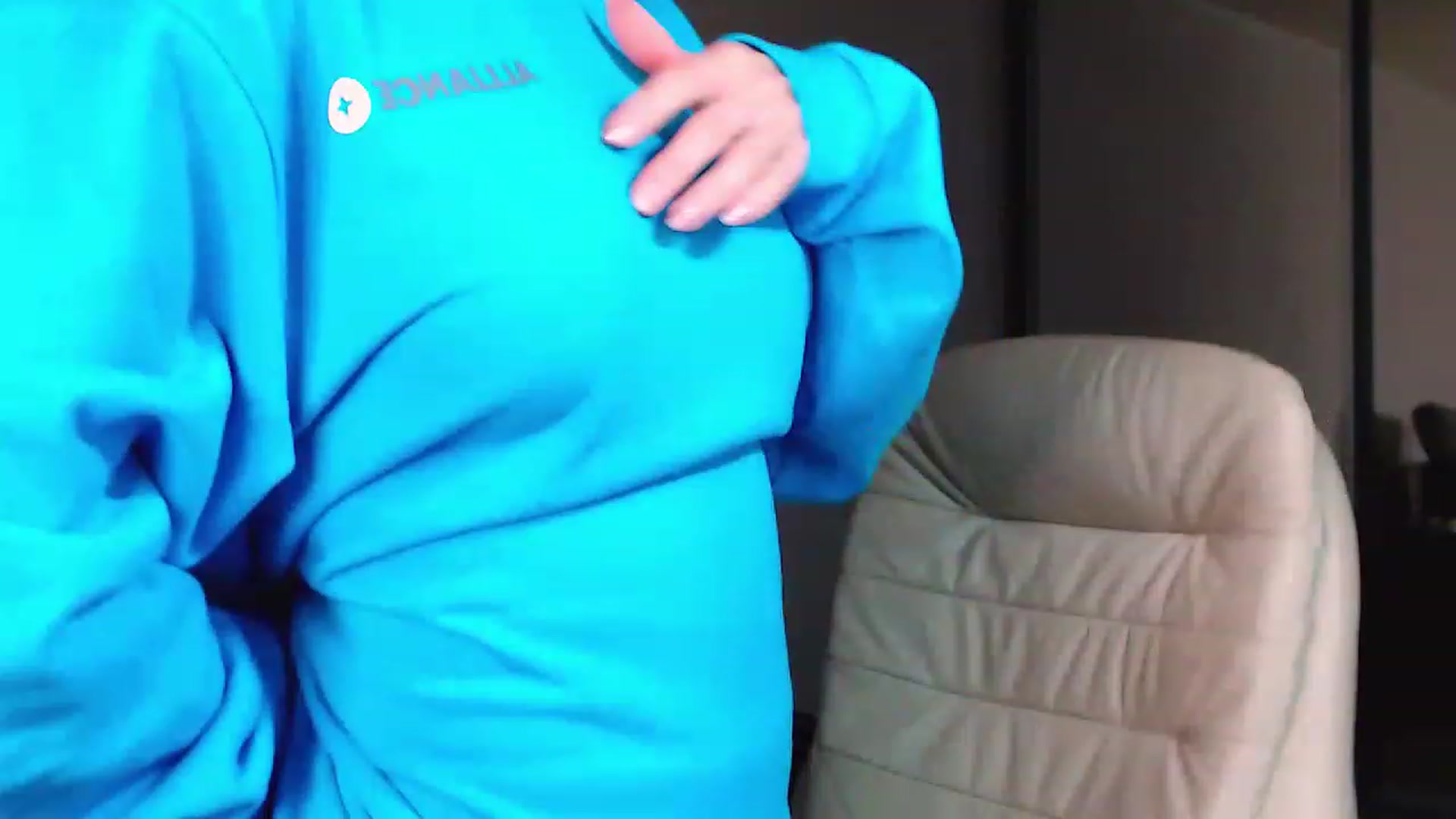 Gallery image thumbnail from ALYONKA__'s myfreecams stream on, 04/15/2023, 21:03 image 14 of 20