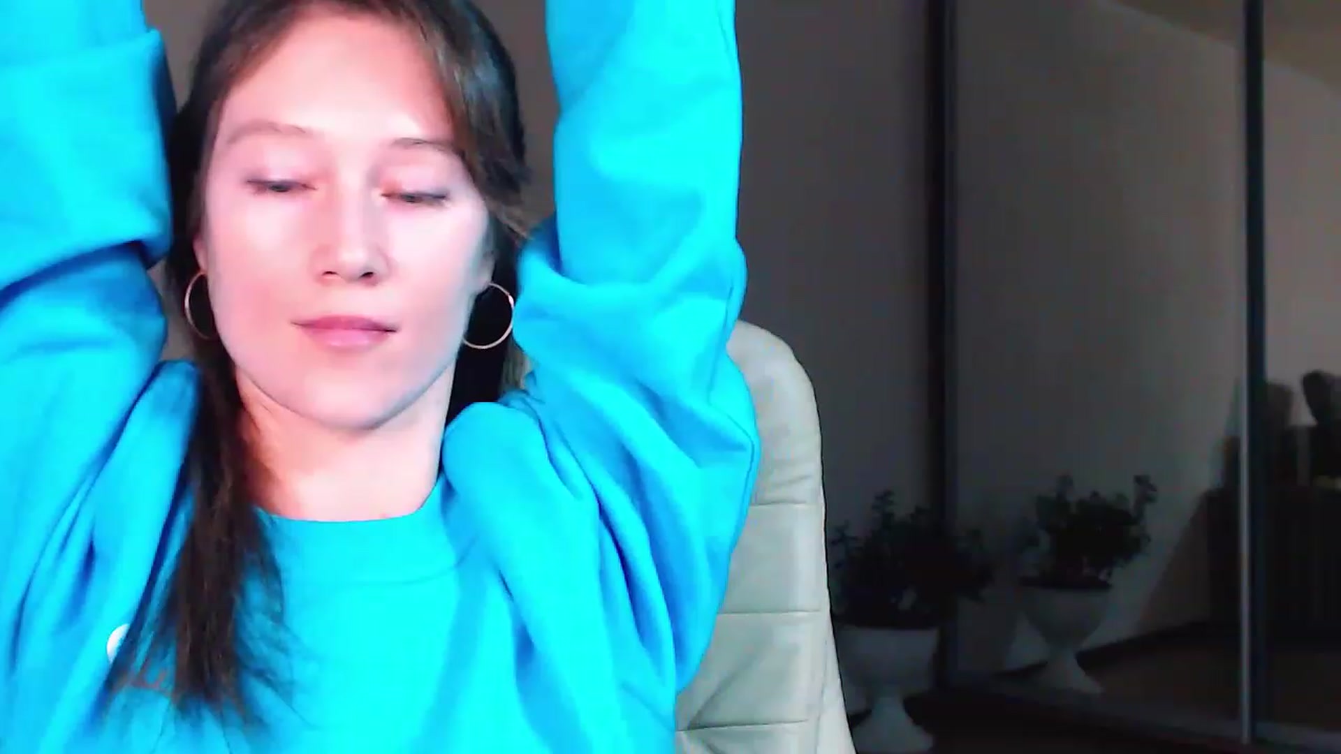 Gallery image thumbnail from ALYONKA__'s myfreecams stream on, 04/15/2023, 21:34 image 15 of 20