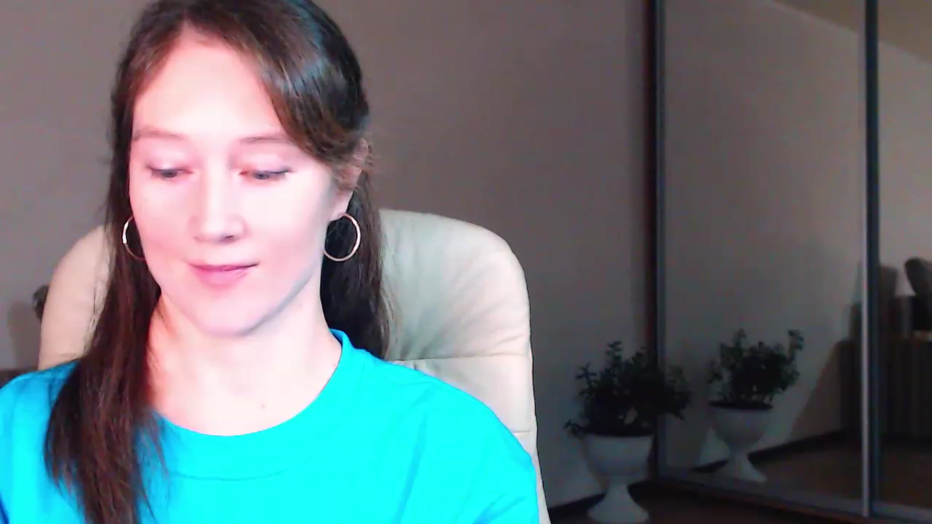 Gallery image thumbnail from ALYONKA__'s myfreecams stream on, 04/15/2023, 21:34 image 5 of 20