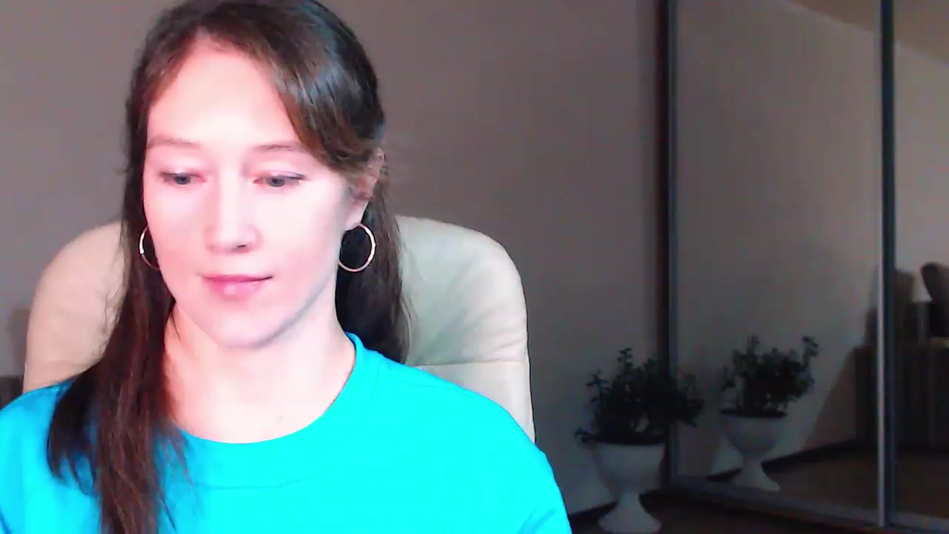 Gallery image thumbnail from ALYONKA__'s myfreecams stream on, 04/15/2023, 21:34 image 6 of 20