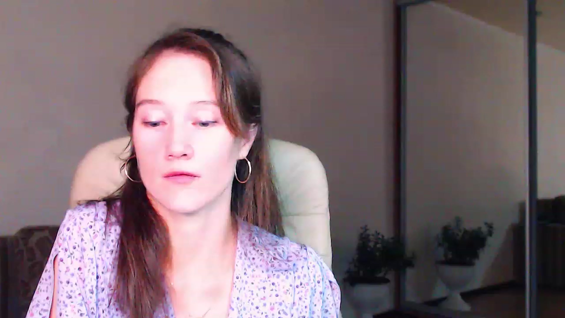 Gallery image thumbnail from ALYONKA__'s myfreecams stream on, 06/17/2023, 22:35 image 16 of 20
