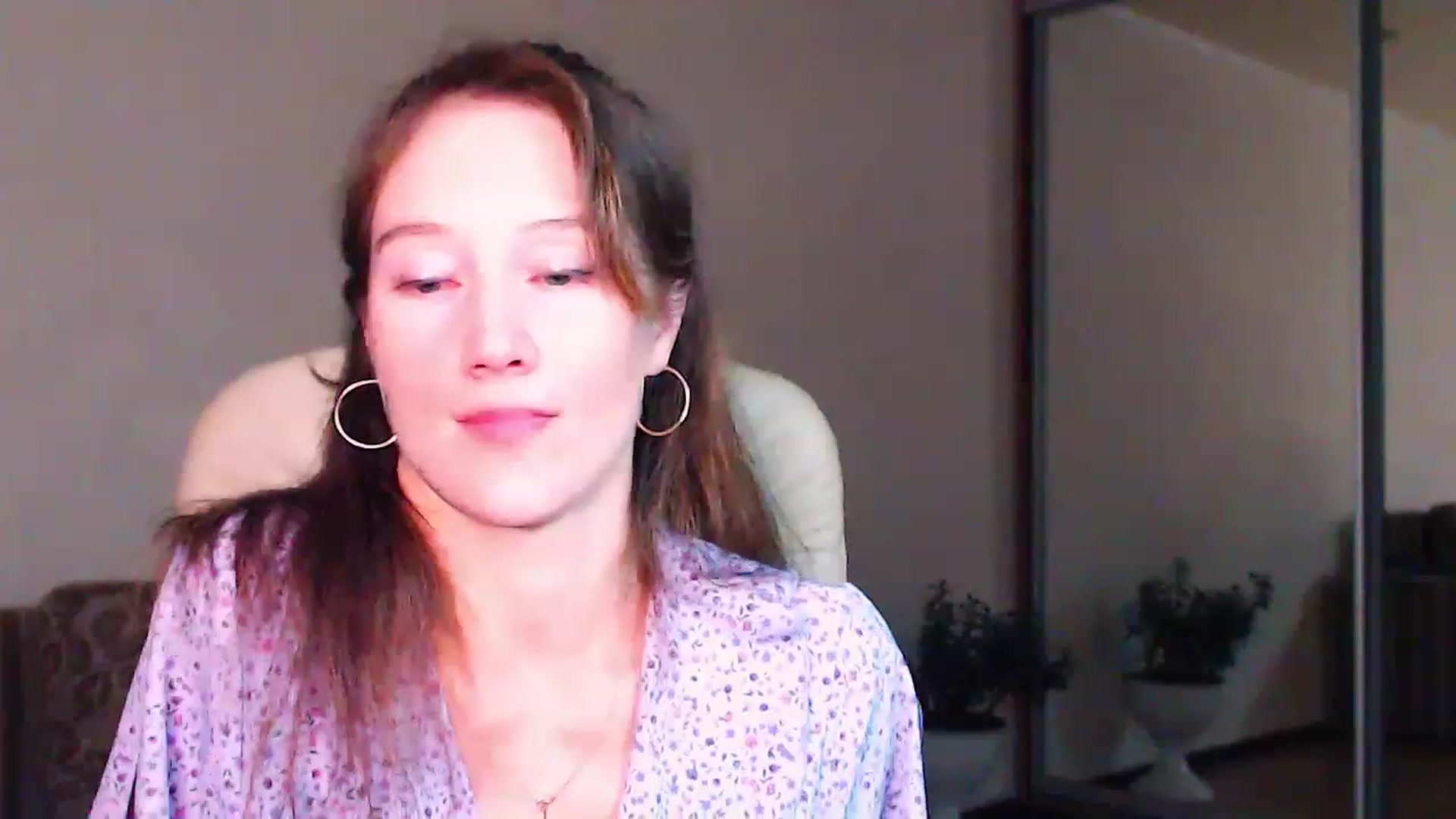 Gallery image thumbnail from ALYONKA__'s myfreecams stream on, 06/17/2023, 22:35 image 6 of 20