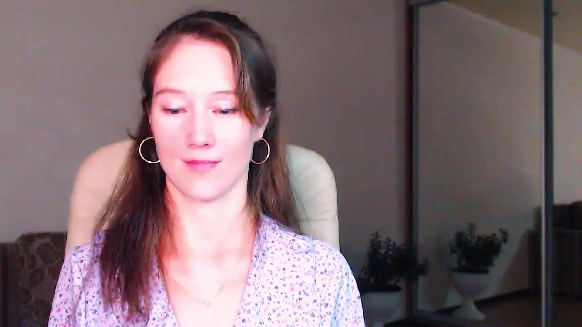 Gallery image thumbnail from ALYONKA__'s myfreecams stream on, 06/17/2023, 22:35 image 4 of 20